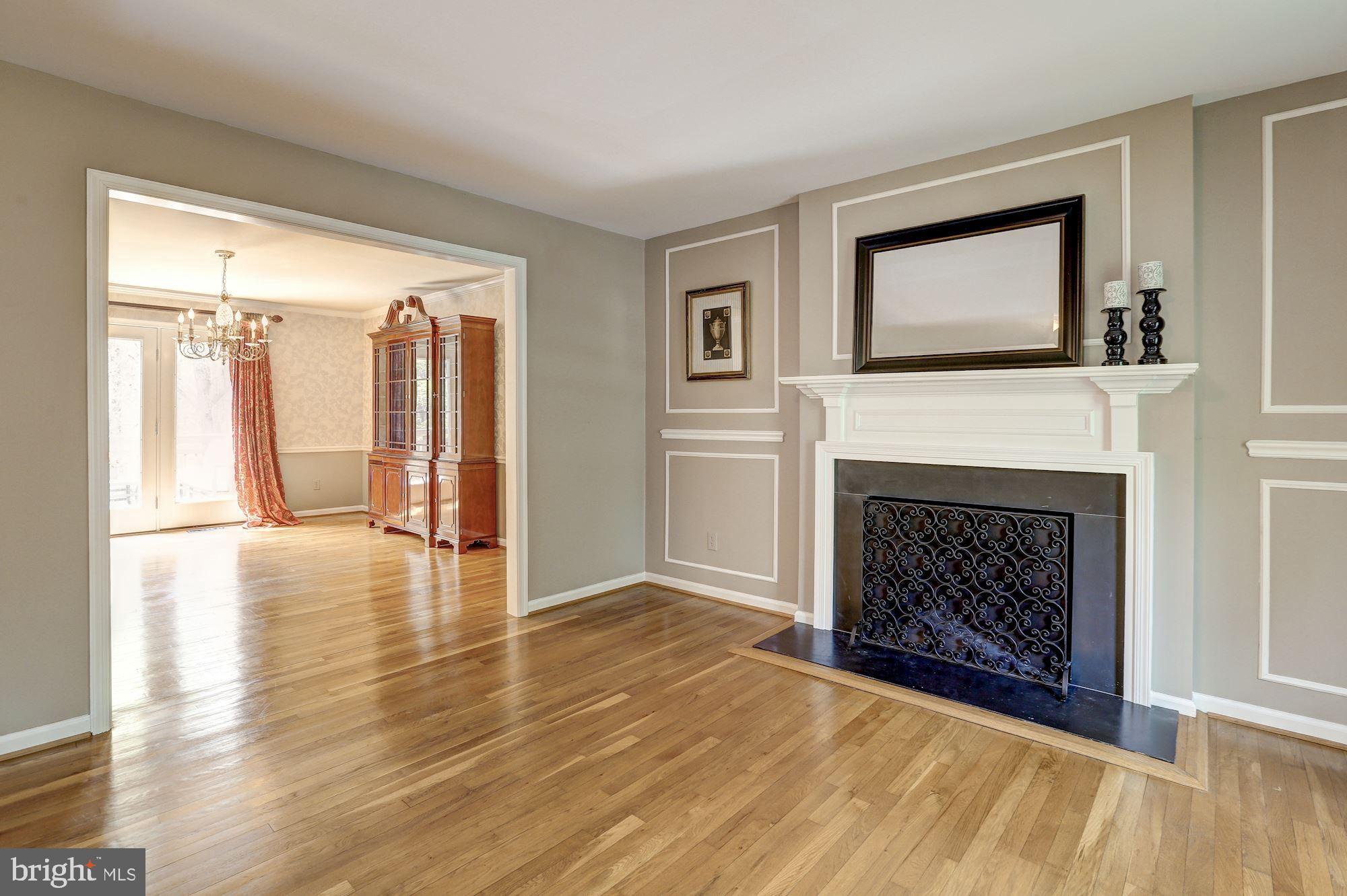 COUNTRY PLACE - Residential