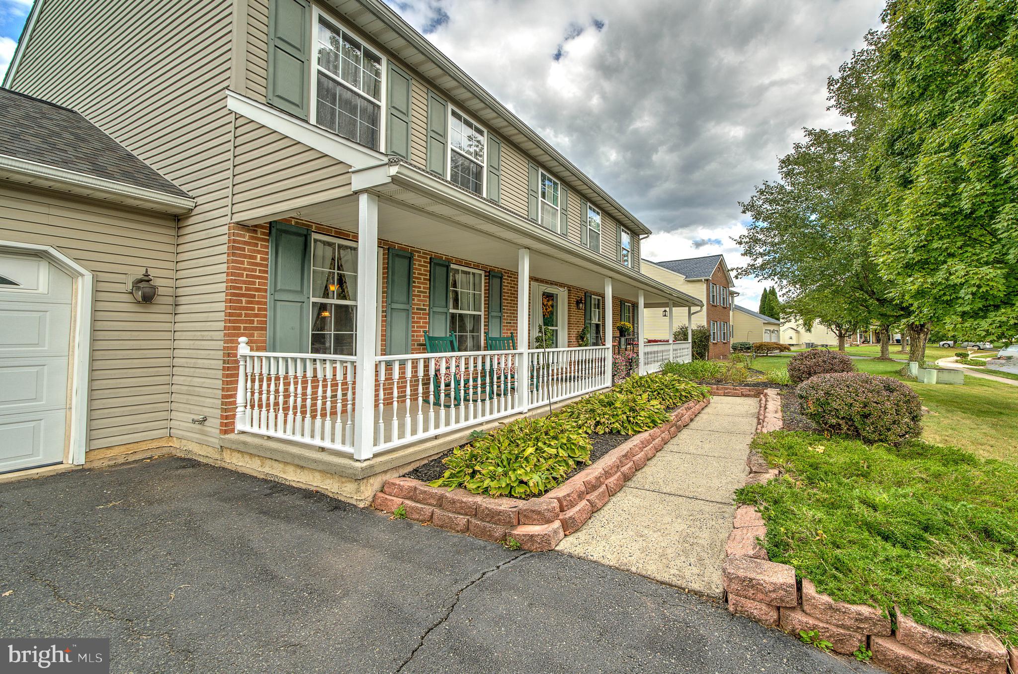 1005 DORCHESTER LANE