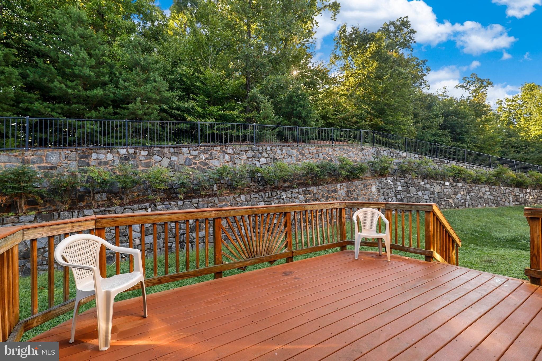 COLES RUN MANOR - Residential