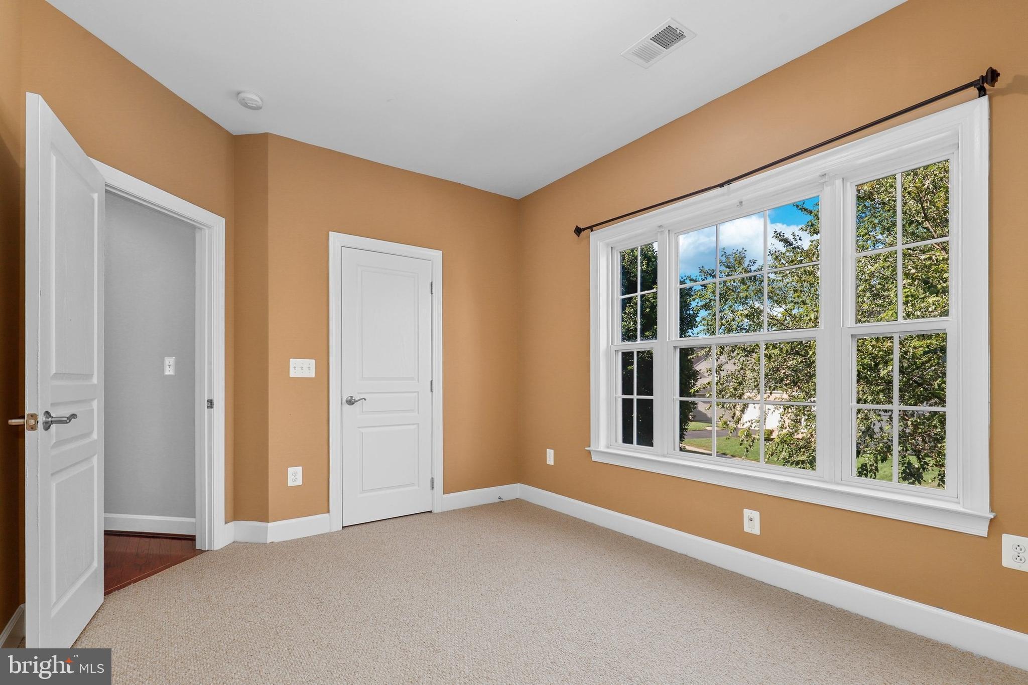 COLES RUN MANOR - Residential