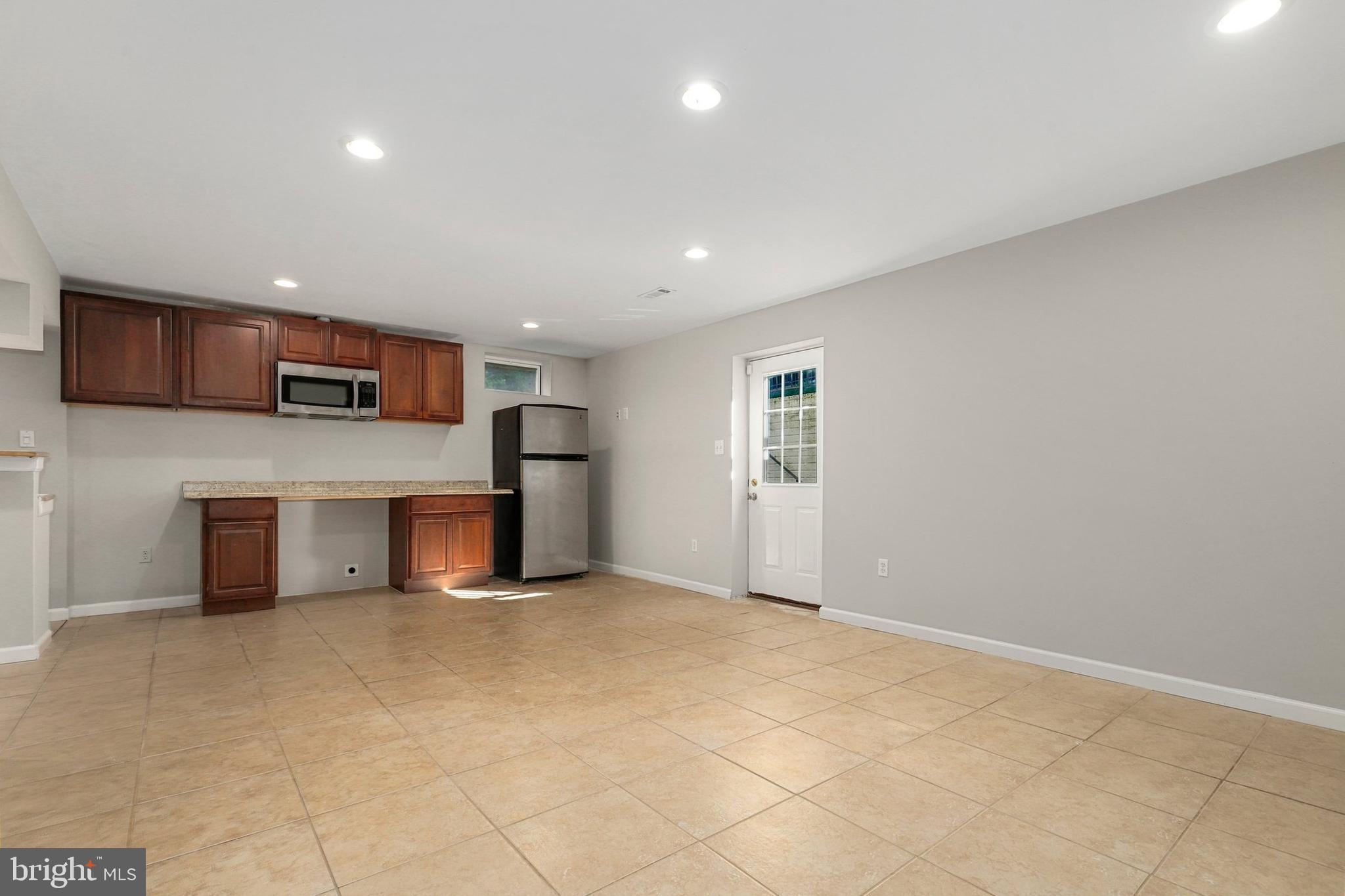 COLES RUN MANOR - Residential