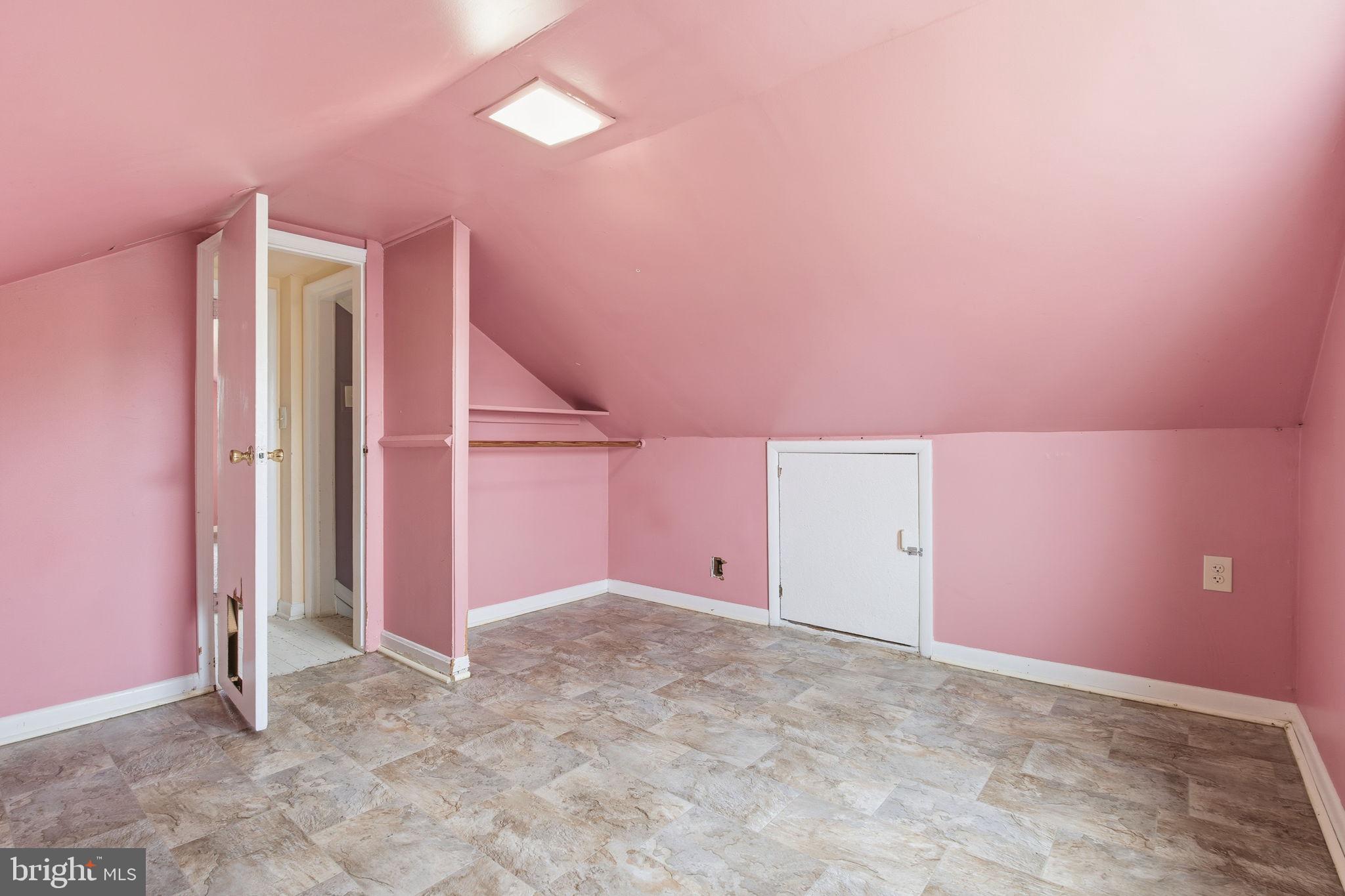 GRAY MANOR - Residential