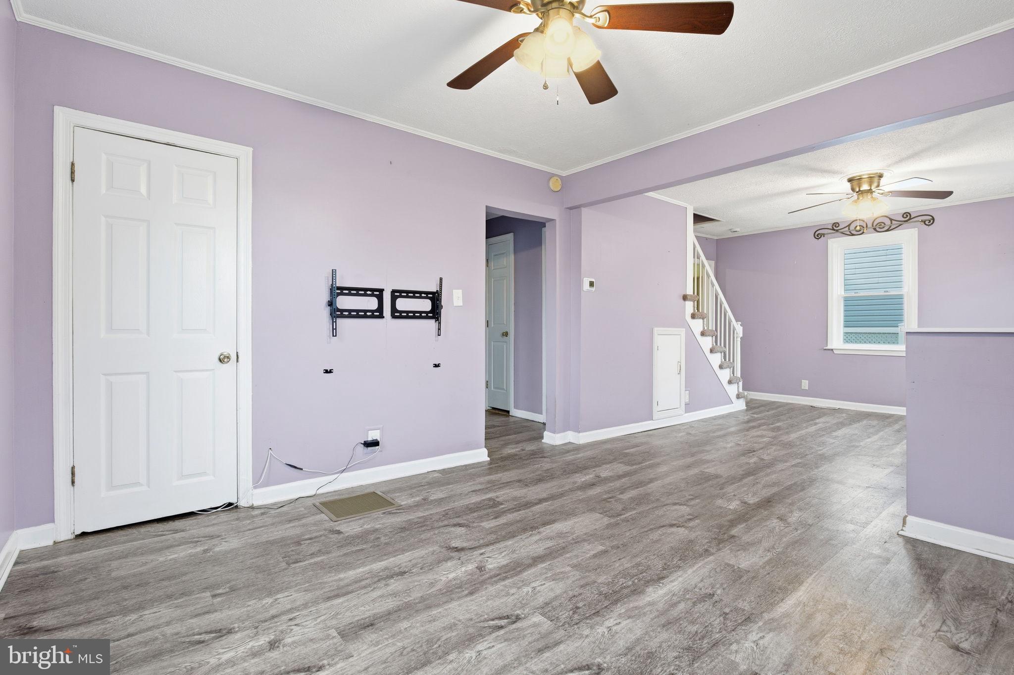 GRAY MANOR - Residential