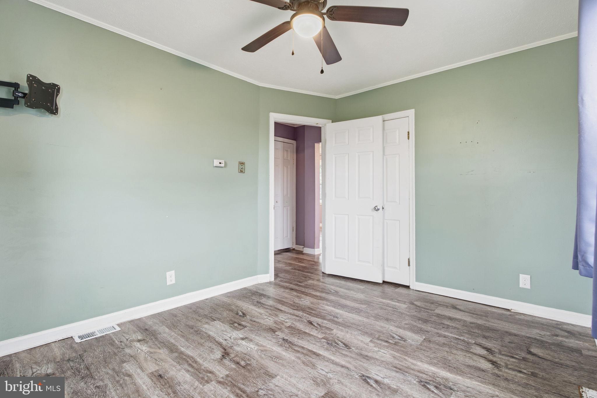 GRAY MANOR - Residential