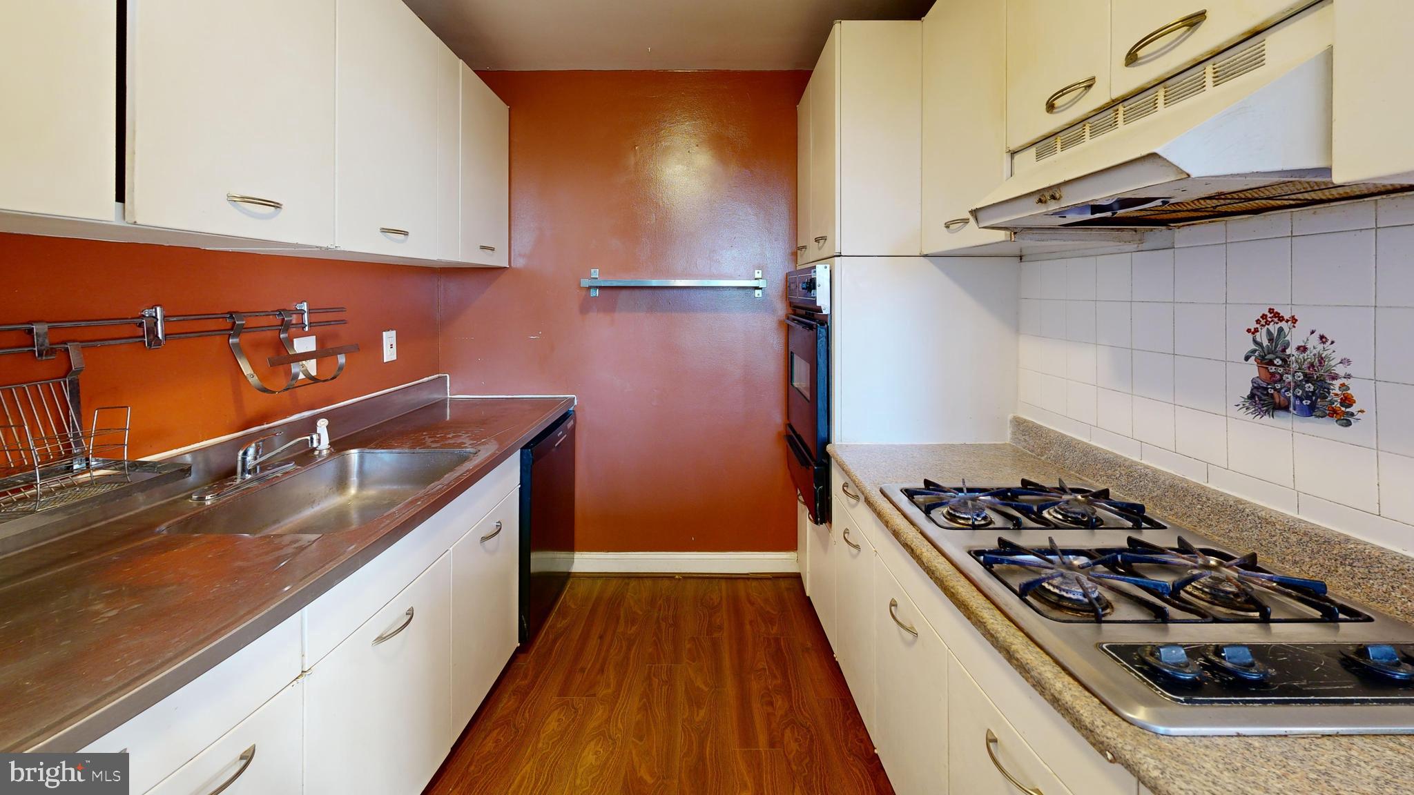 FORTY SIX HUNDRED - Residential