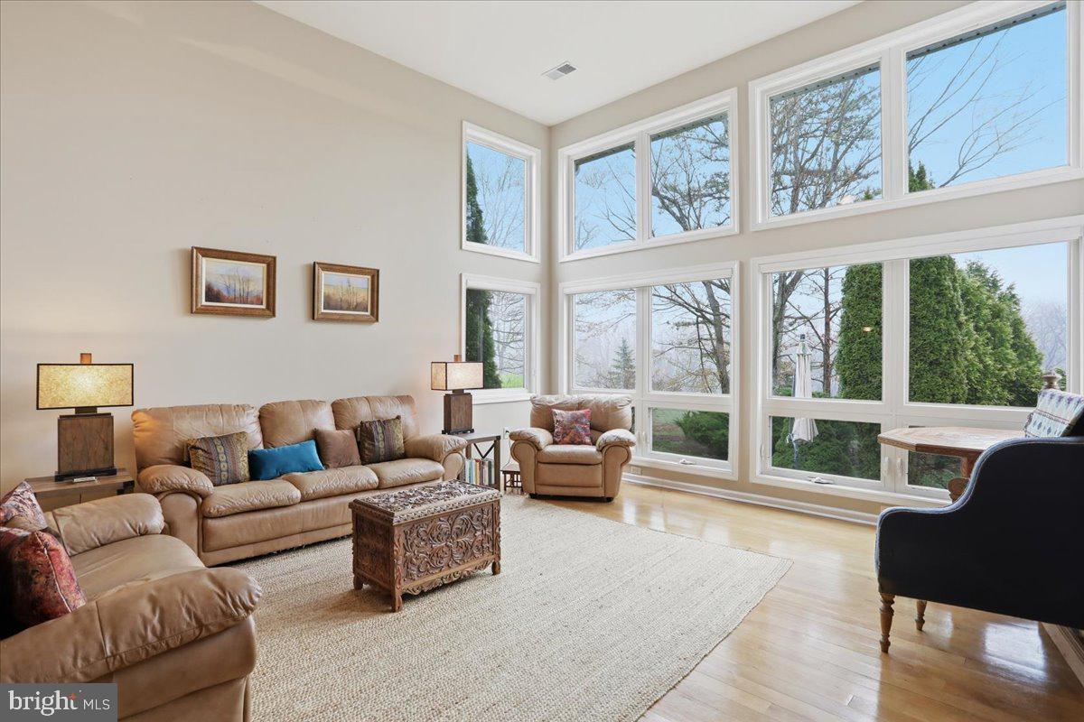 THE WOODS - Residential