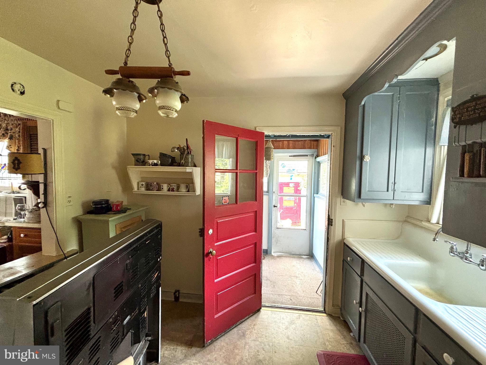 CLIFTON HEIGHTS - Residential