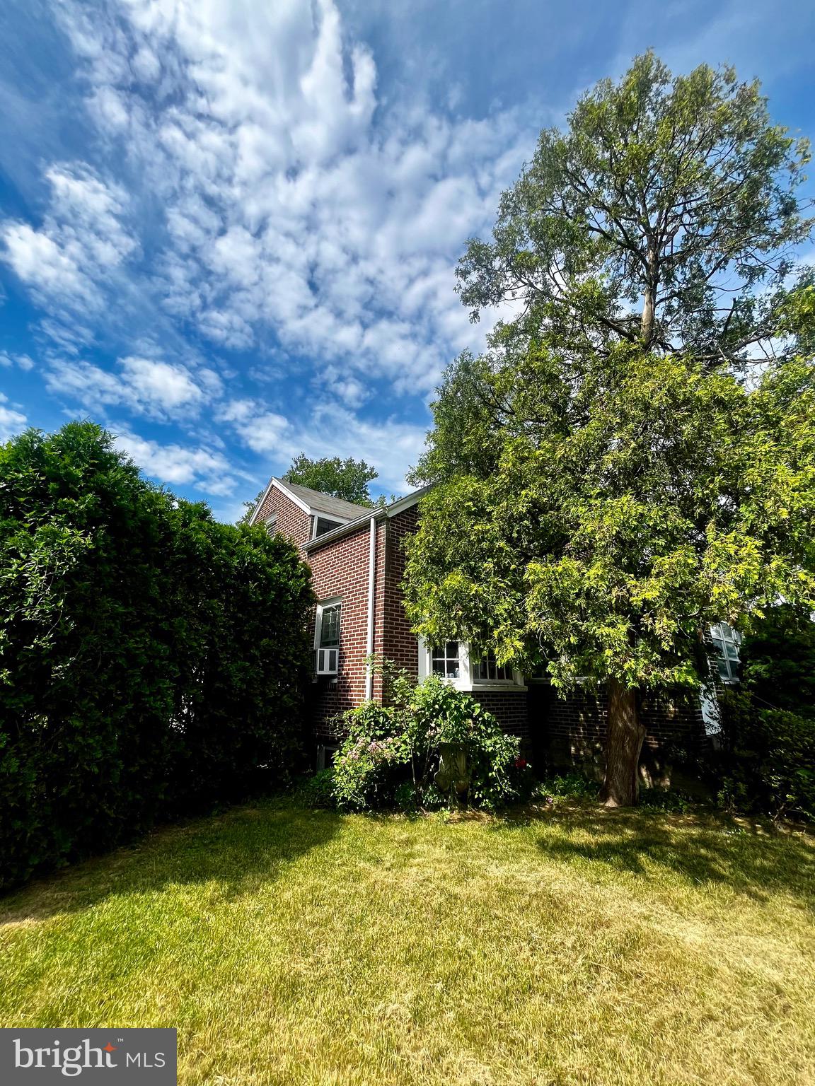 CLIFTON HEIGHTS - Residential