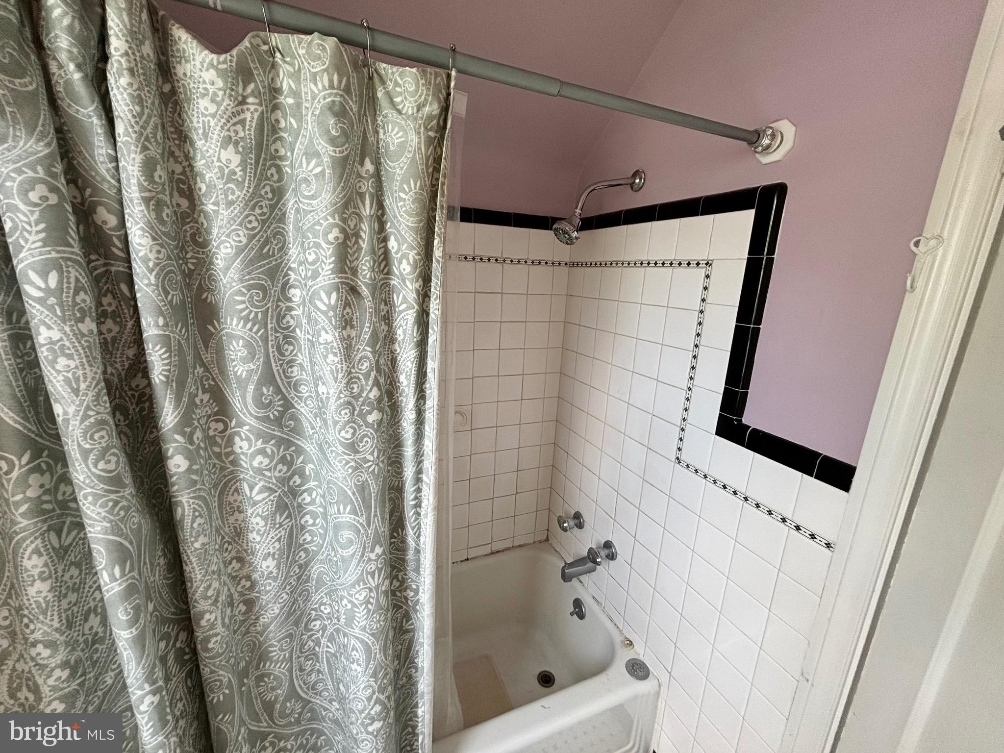 CLIFTON HEIGHTS - Residential