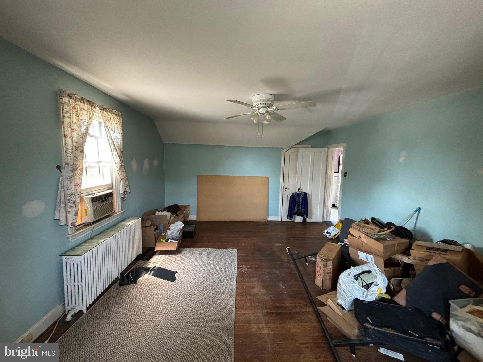 CLIFTON HEIGHTS - Residential