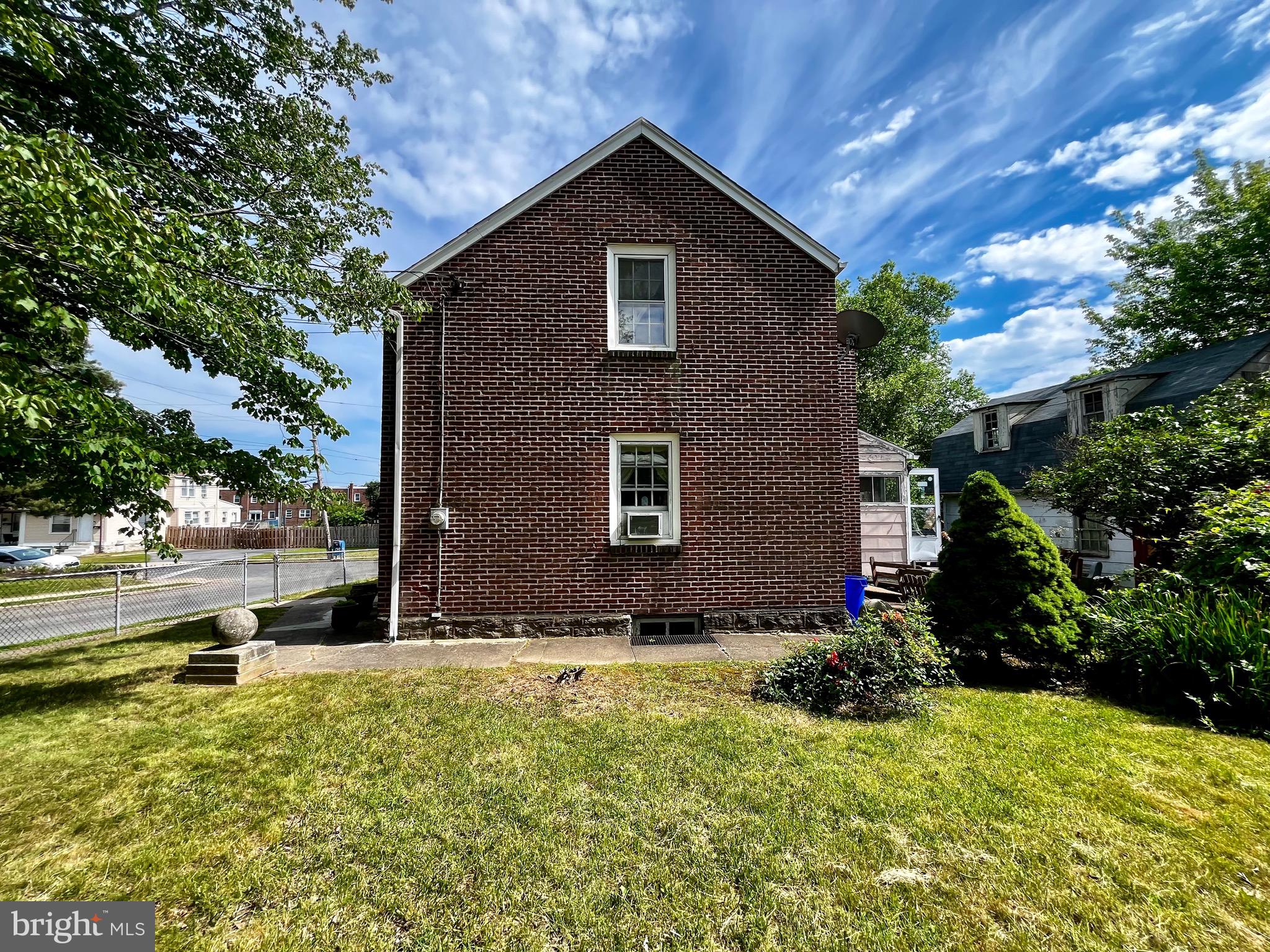 CLIFTON HEIGHTS - Residential