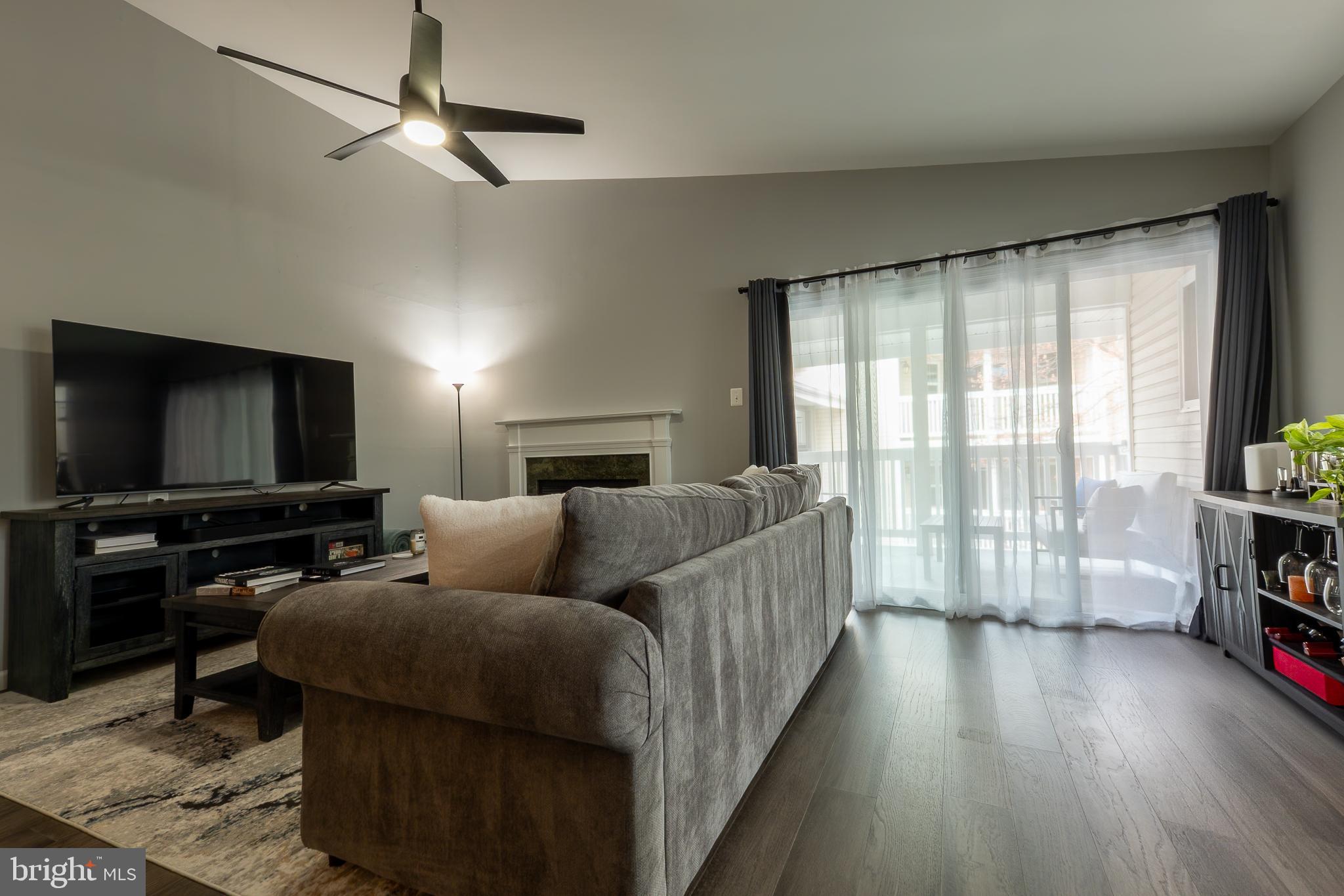 1504 LINCOLN WAY 406