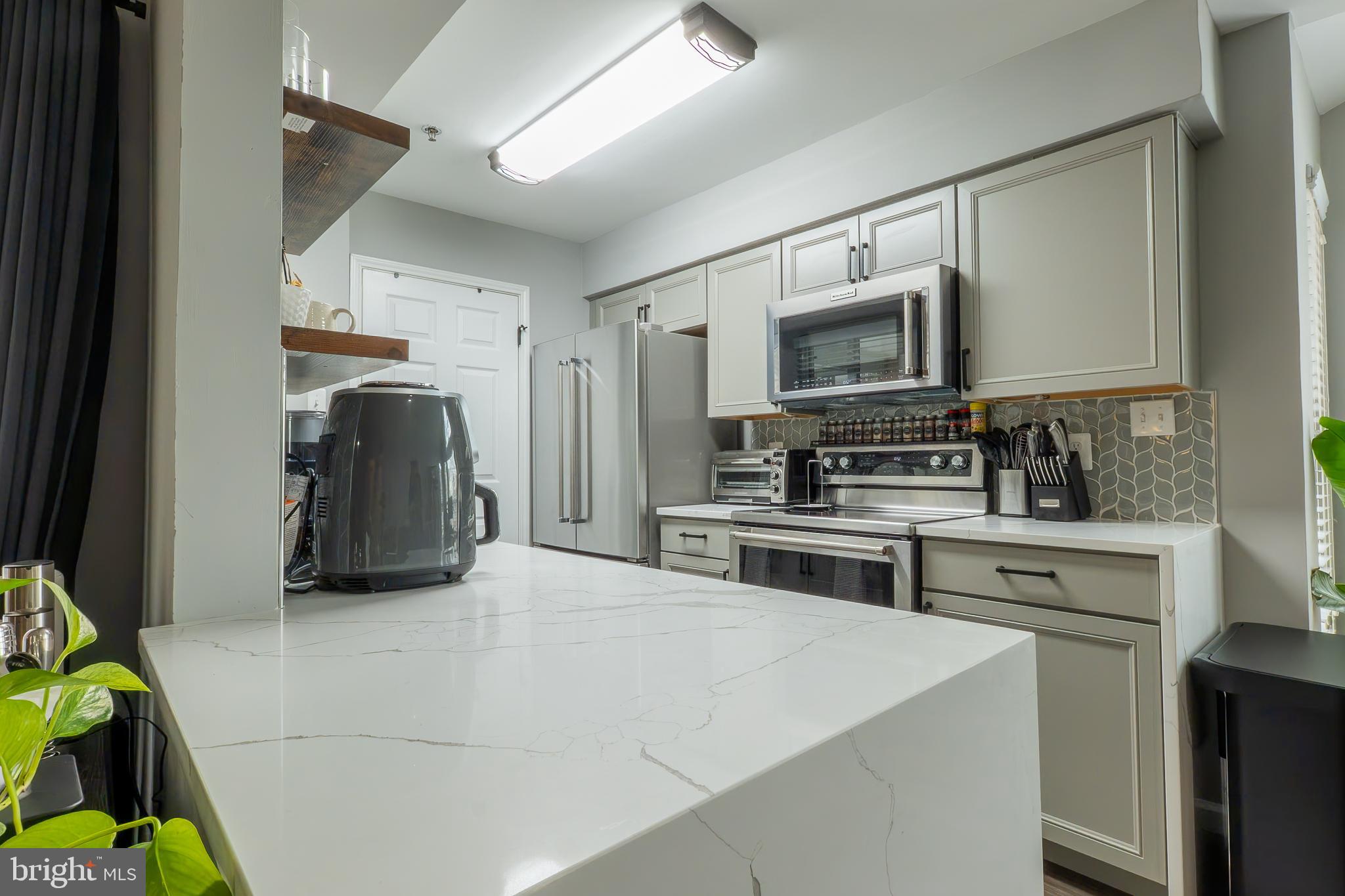 1504 LINCOLN WAY 406