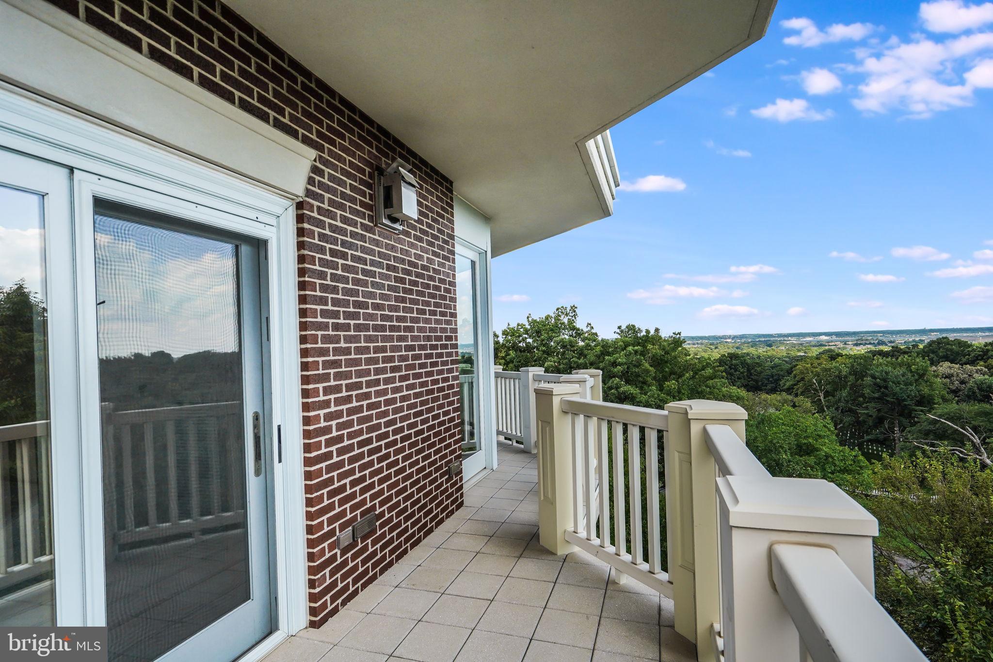 MEMORIAL OVERLOOK - Residential