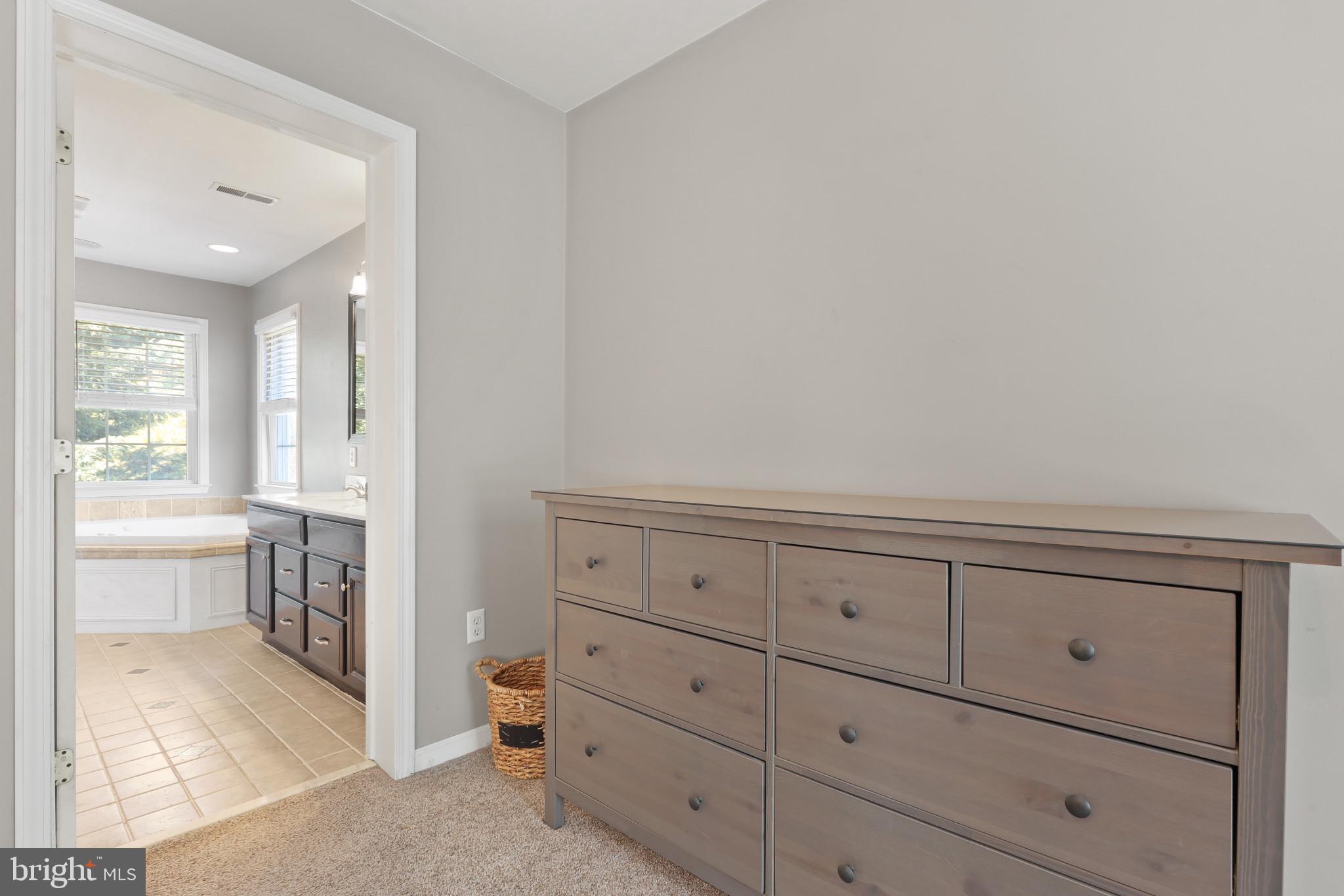 AIGBURTH - Residential