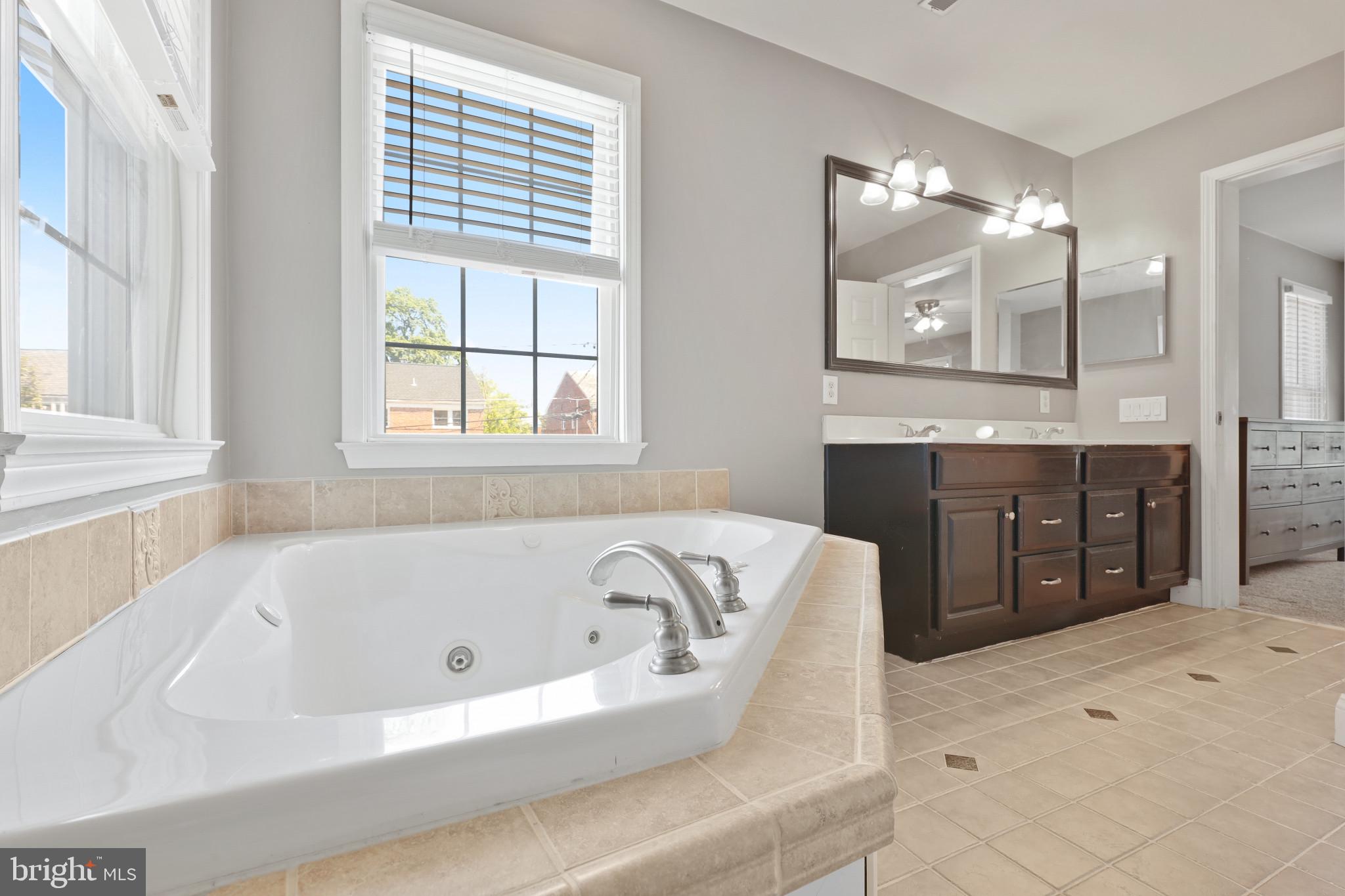 AIGBURTH - Residential