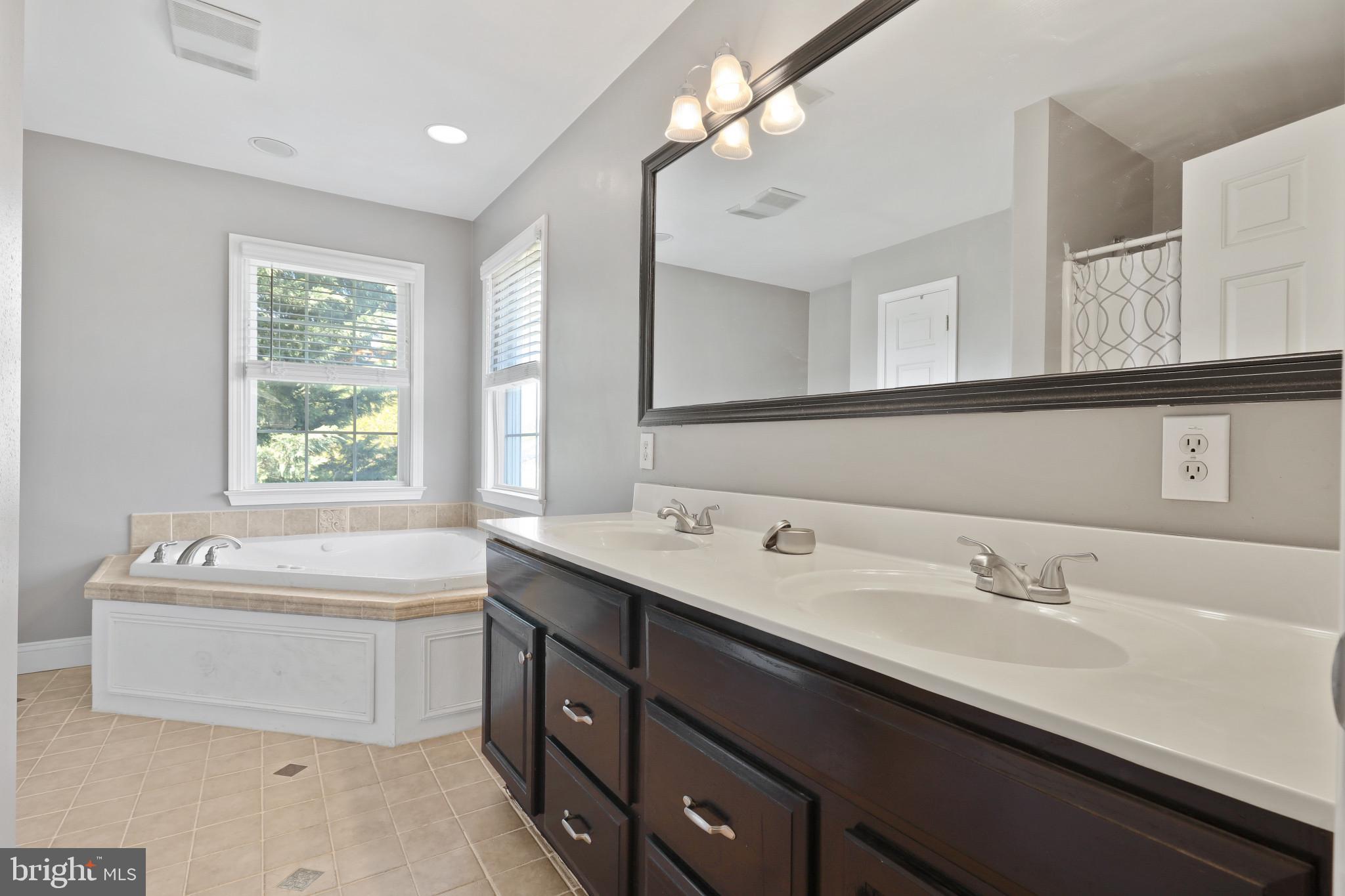 AIGBURTH - Residential