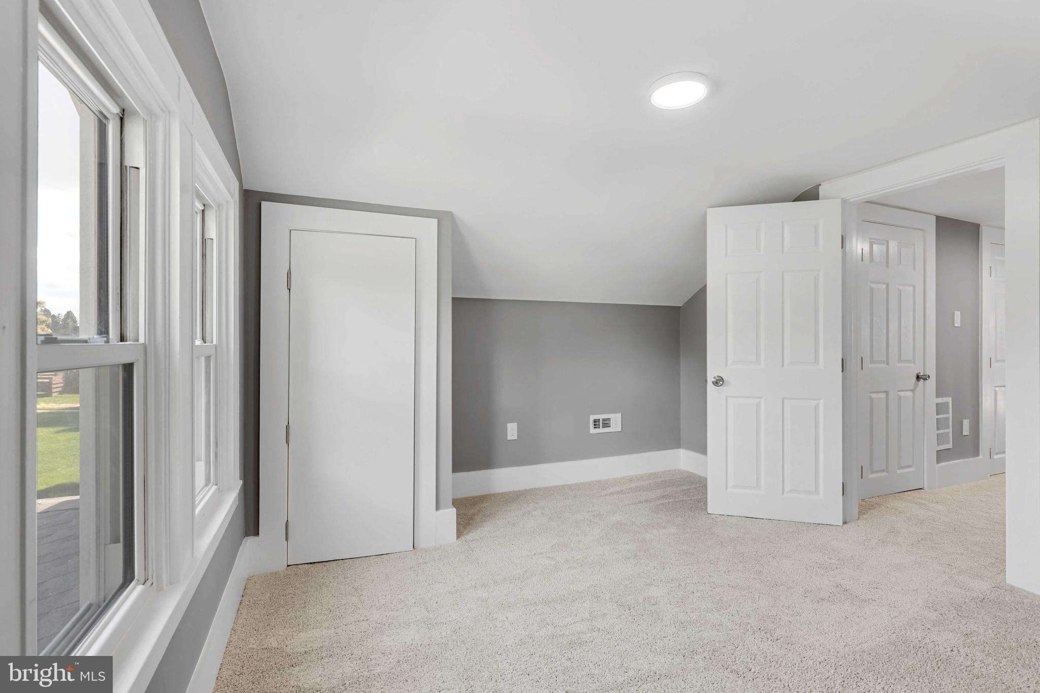 HAMPSTEAD - Residential