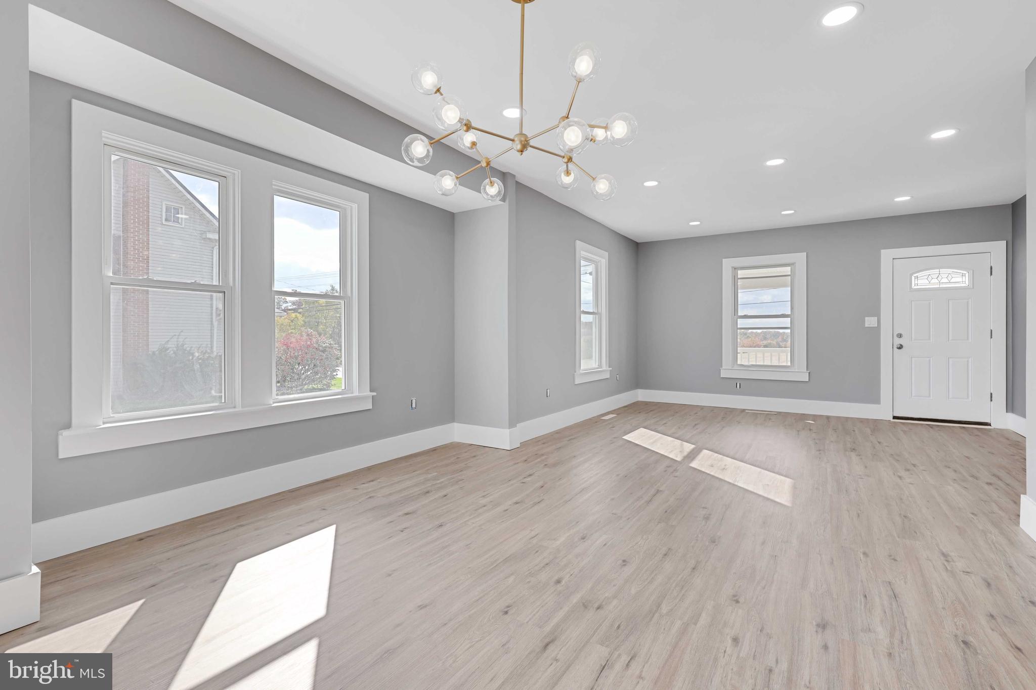 HAMPSTEAD - Residential