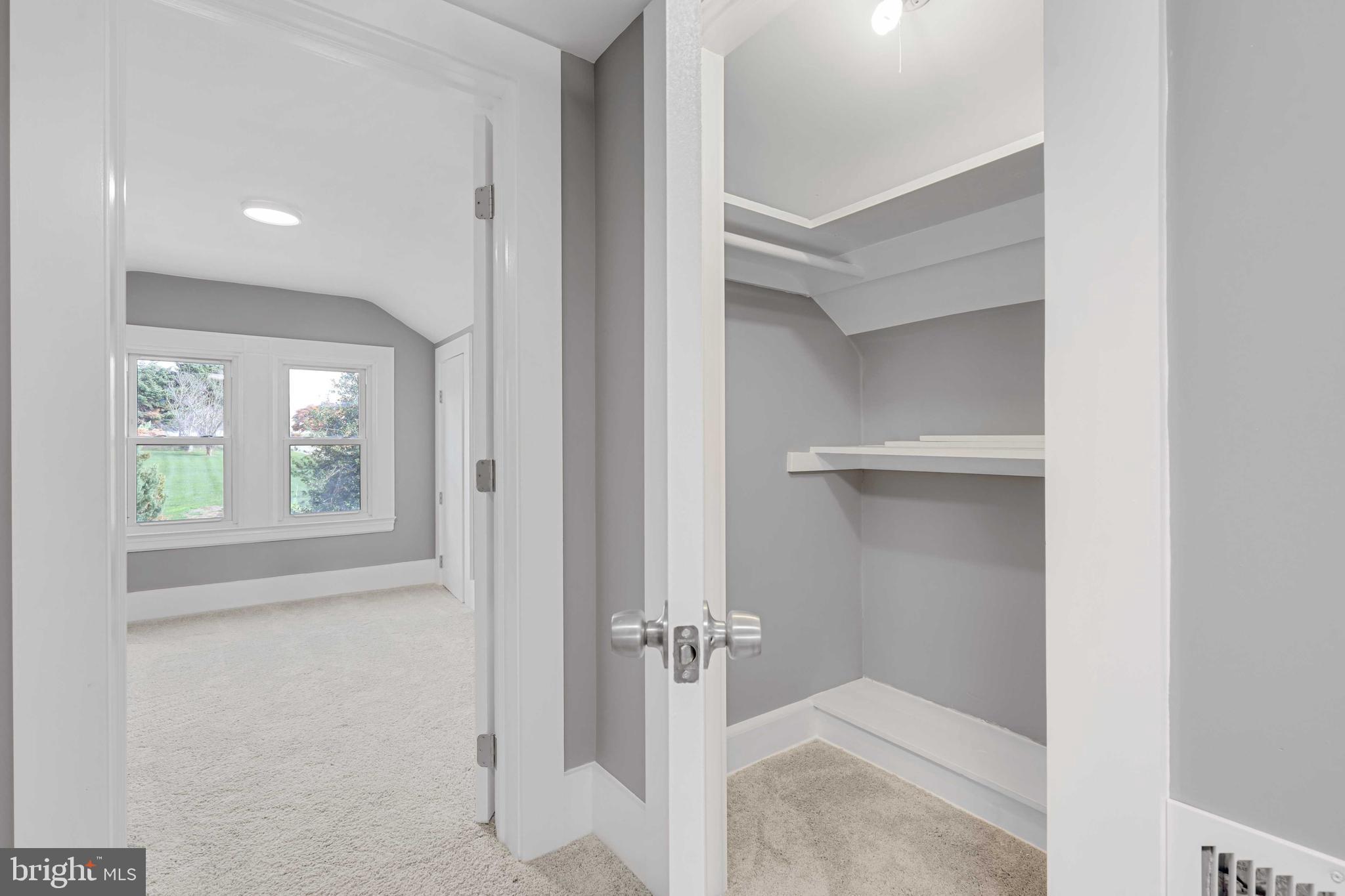 HAMPSTEAD - Residential