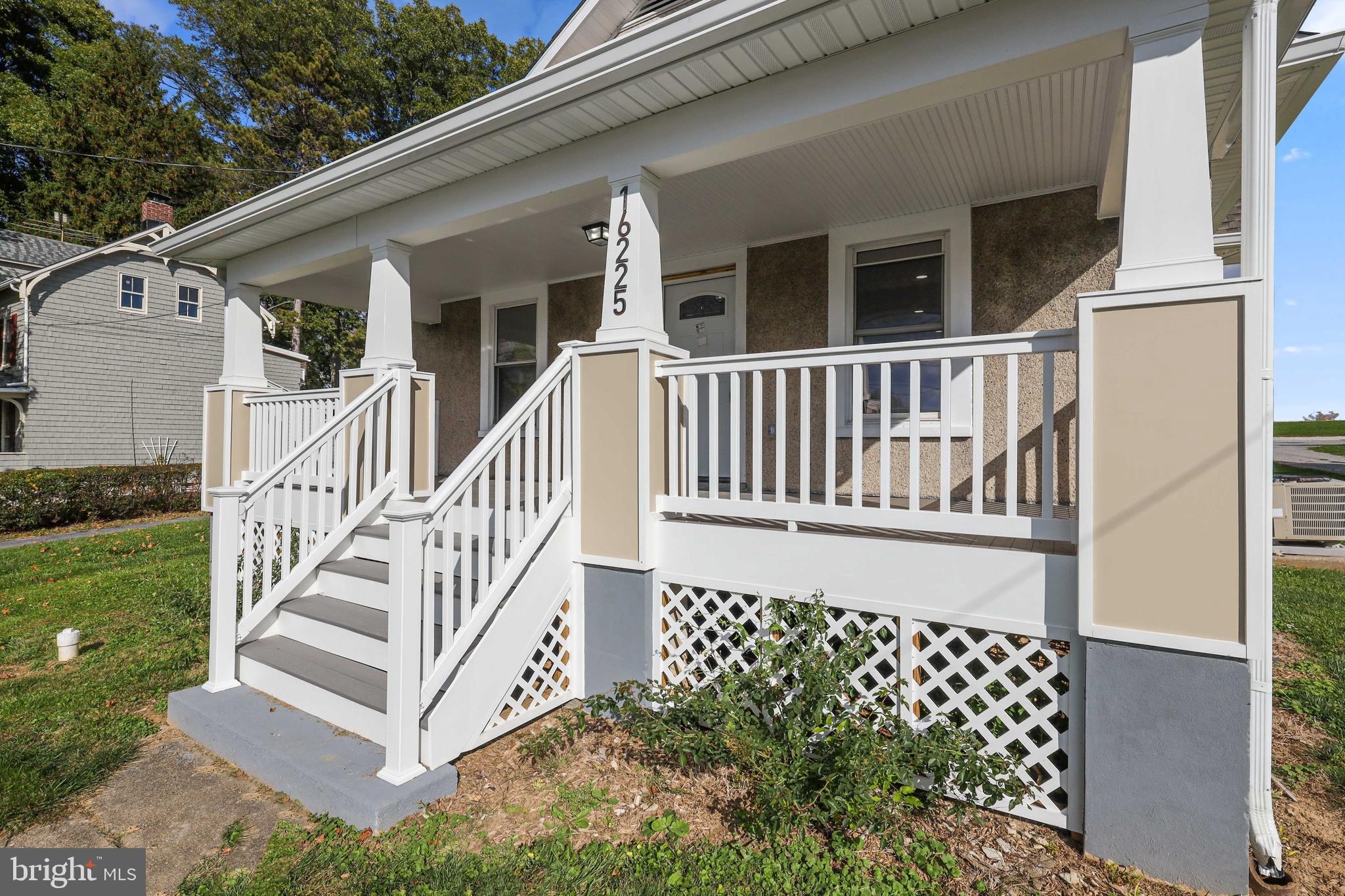 HAMPSTEAD - Residential