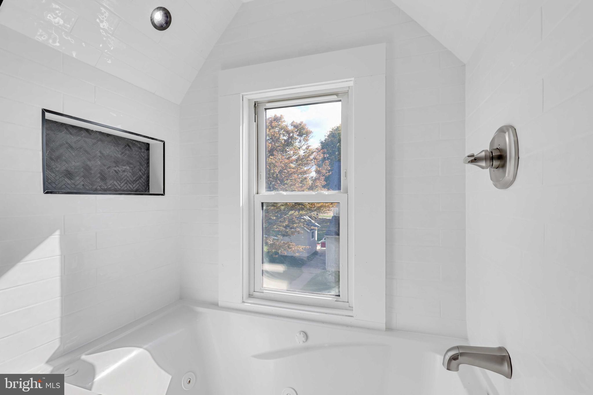 HAMPSTEAD - Residential