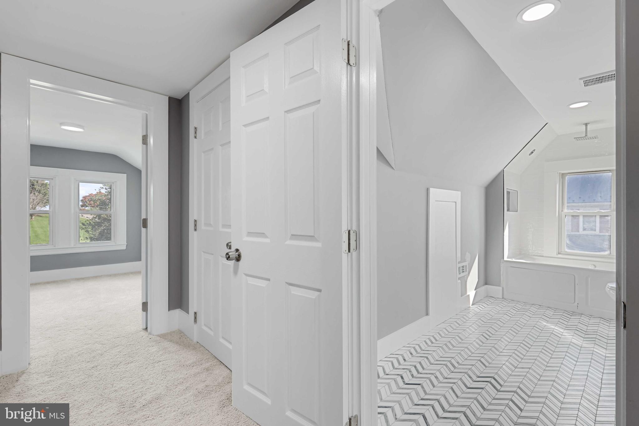 HAMPSTEAD - Residential