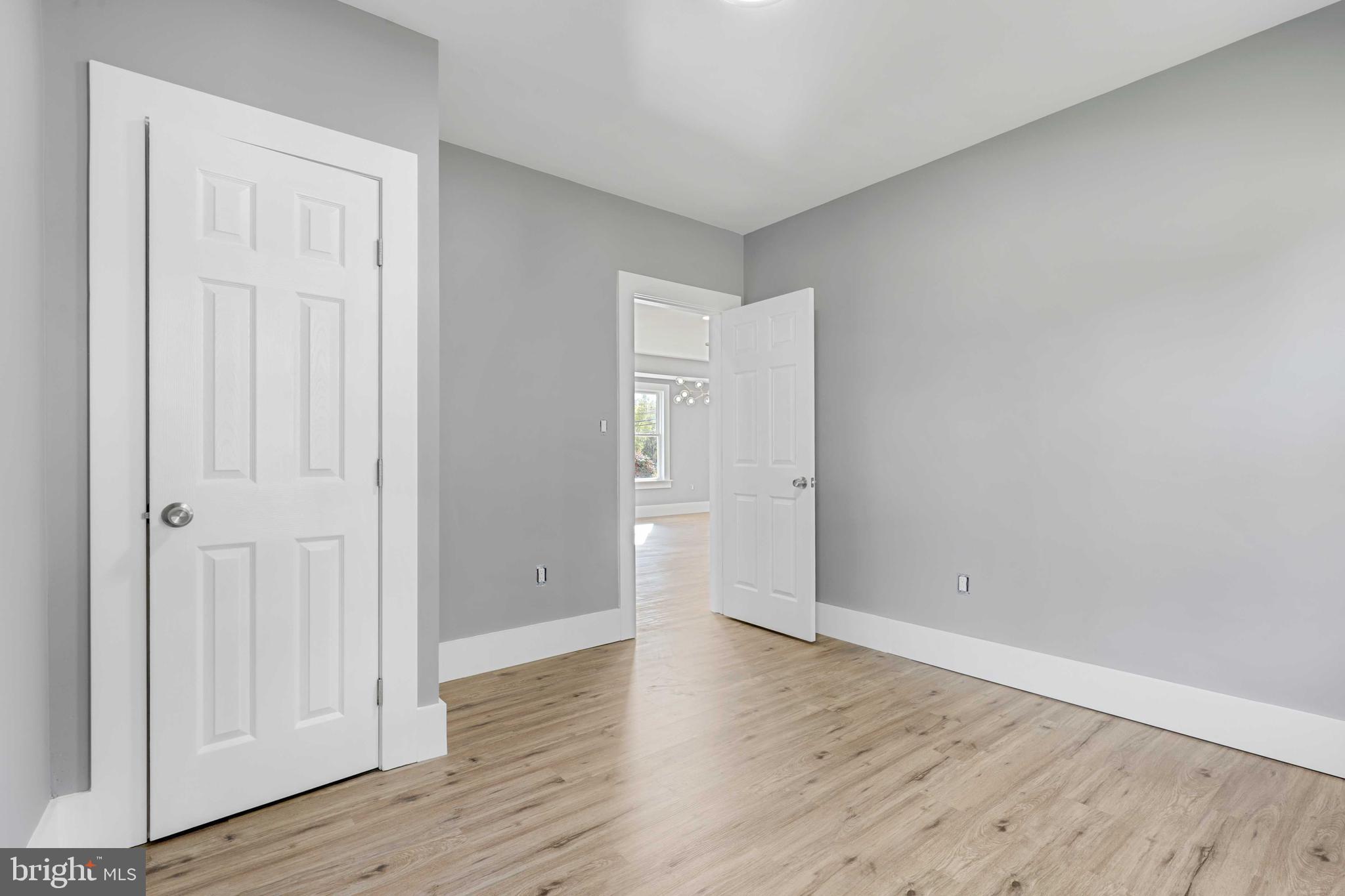 HAMPSTEAD - Residential