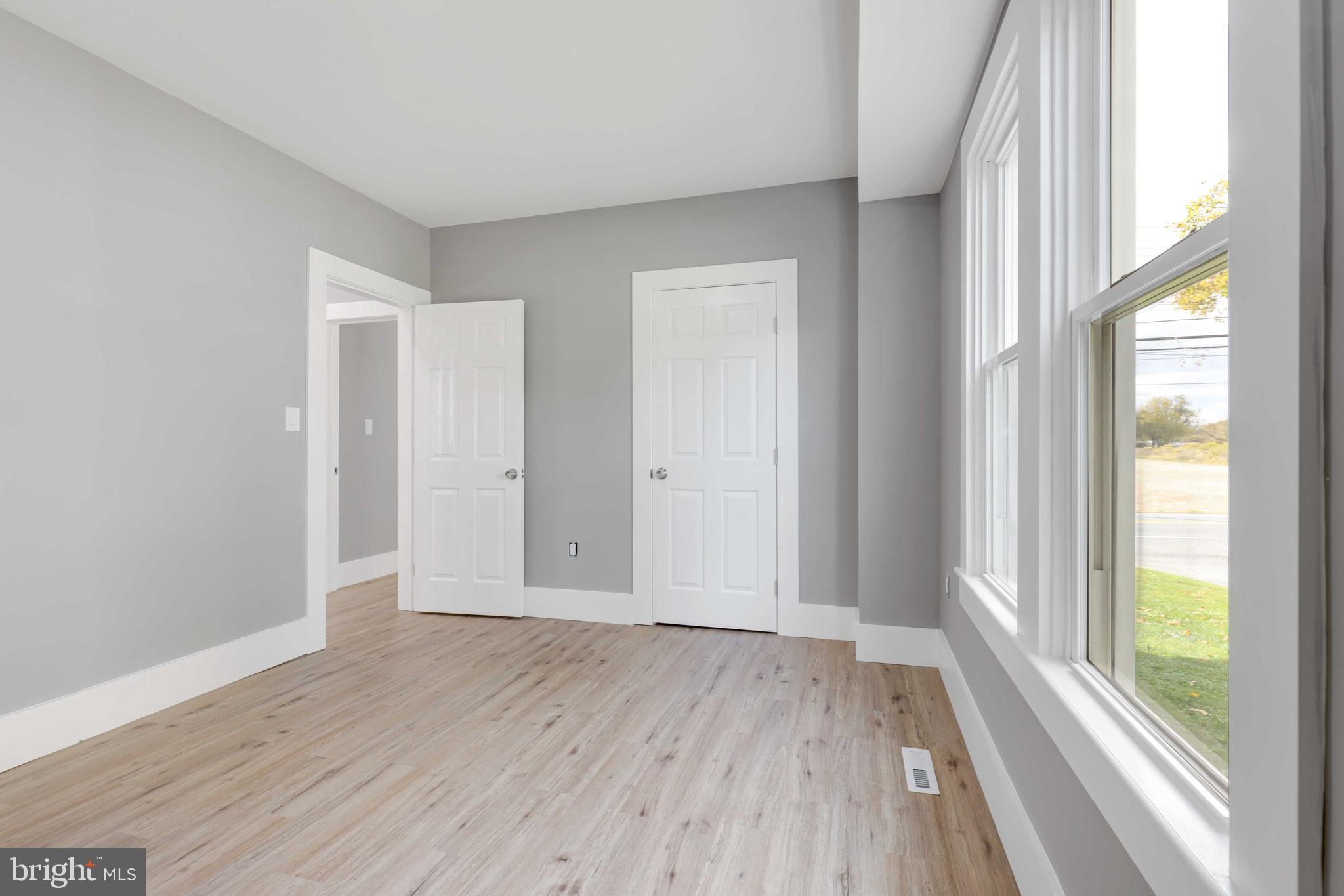 HAMPSTEAD - Residential