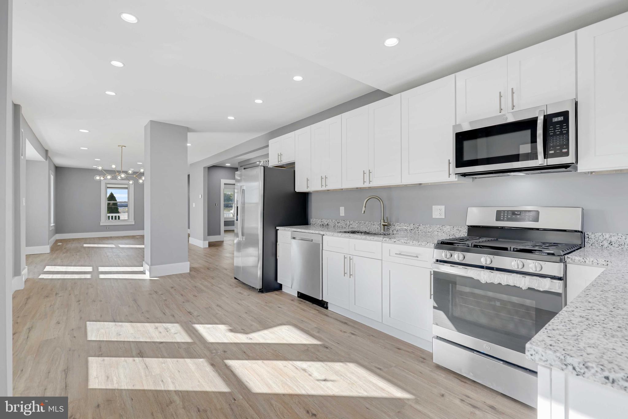 HAMPSTEAD - Residential