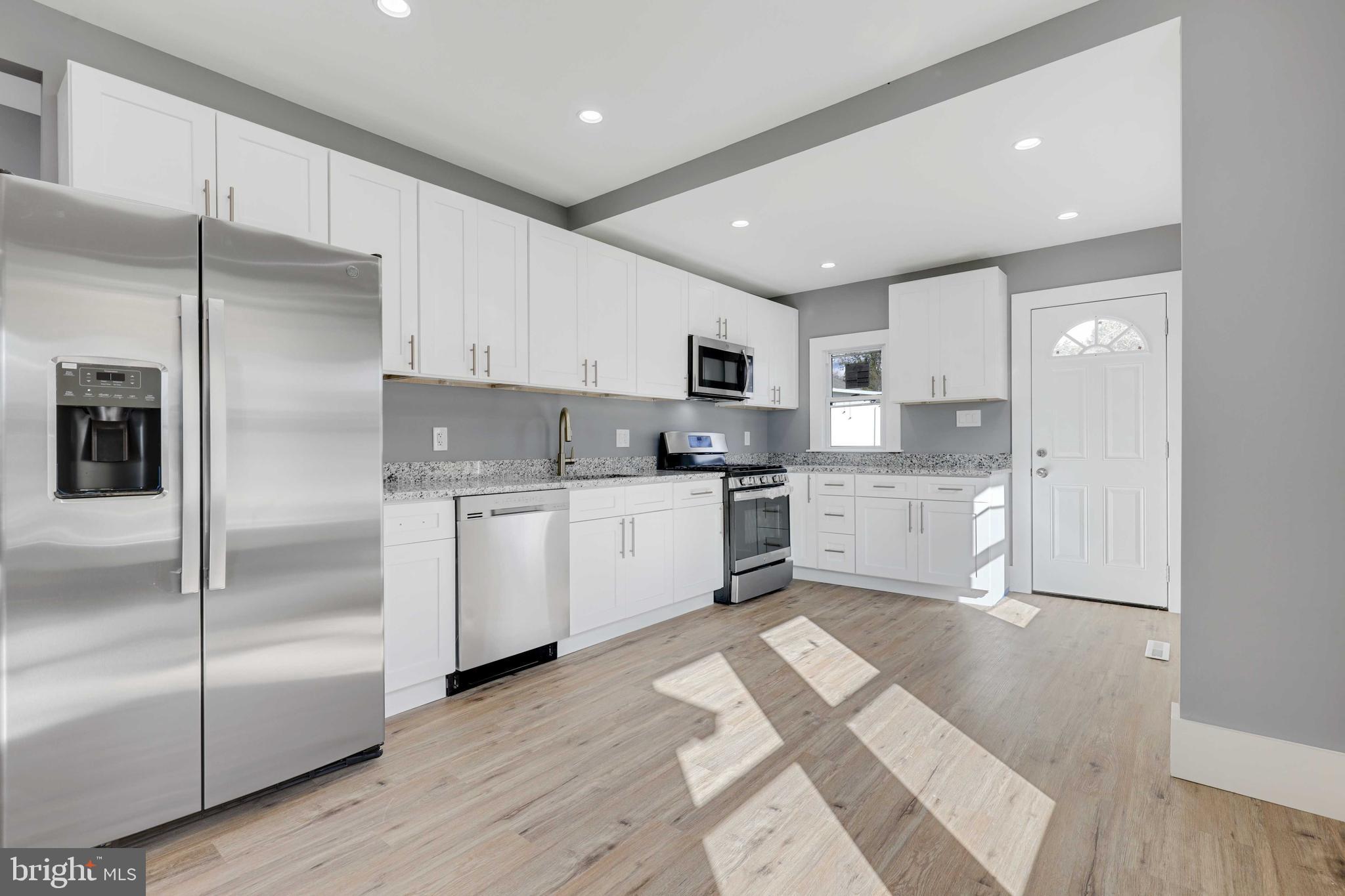 HAMPSTEAD - Residential