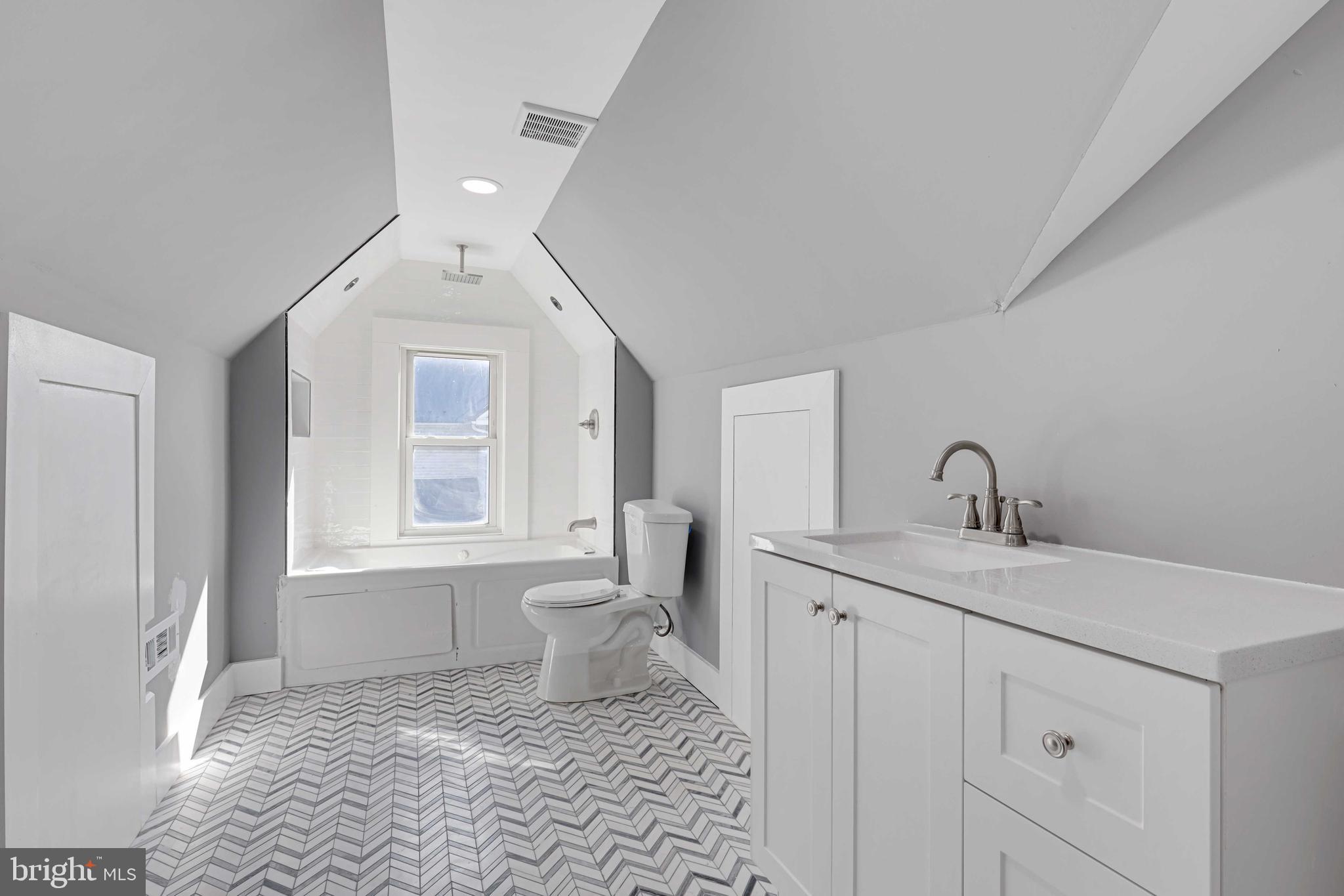 HAMPSTEAD - Residential