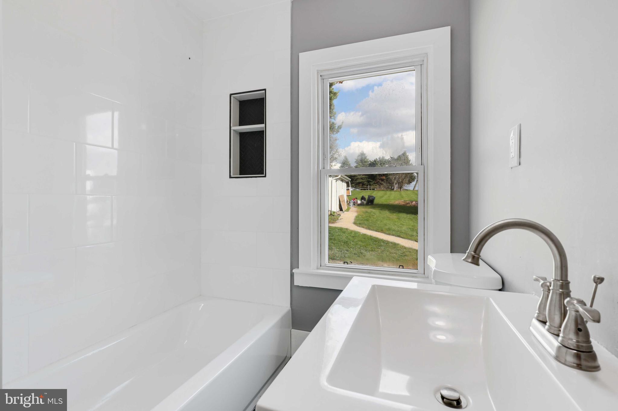 HAMPSTEAD - Residential