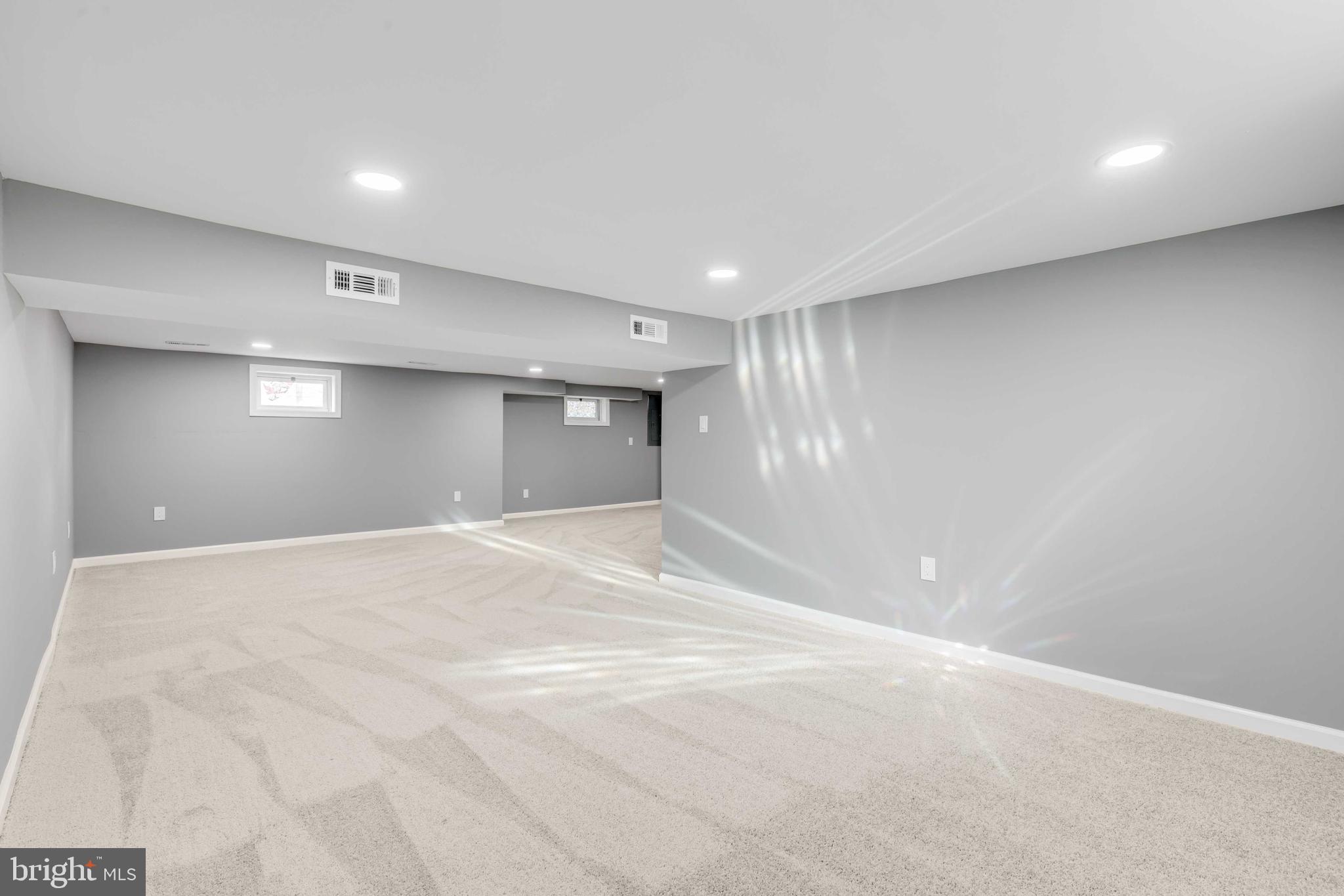 HAMPSTEAD - Residential