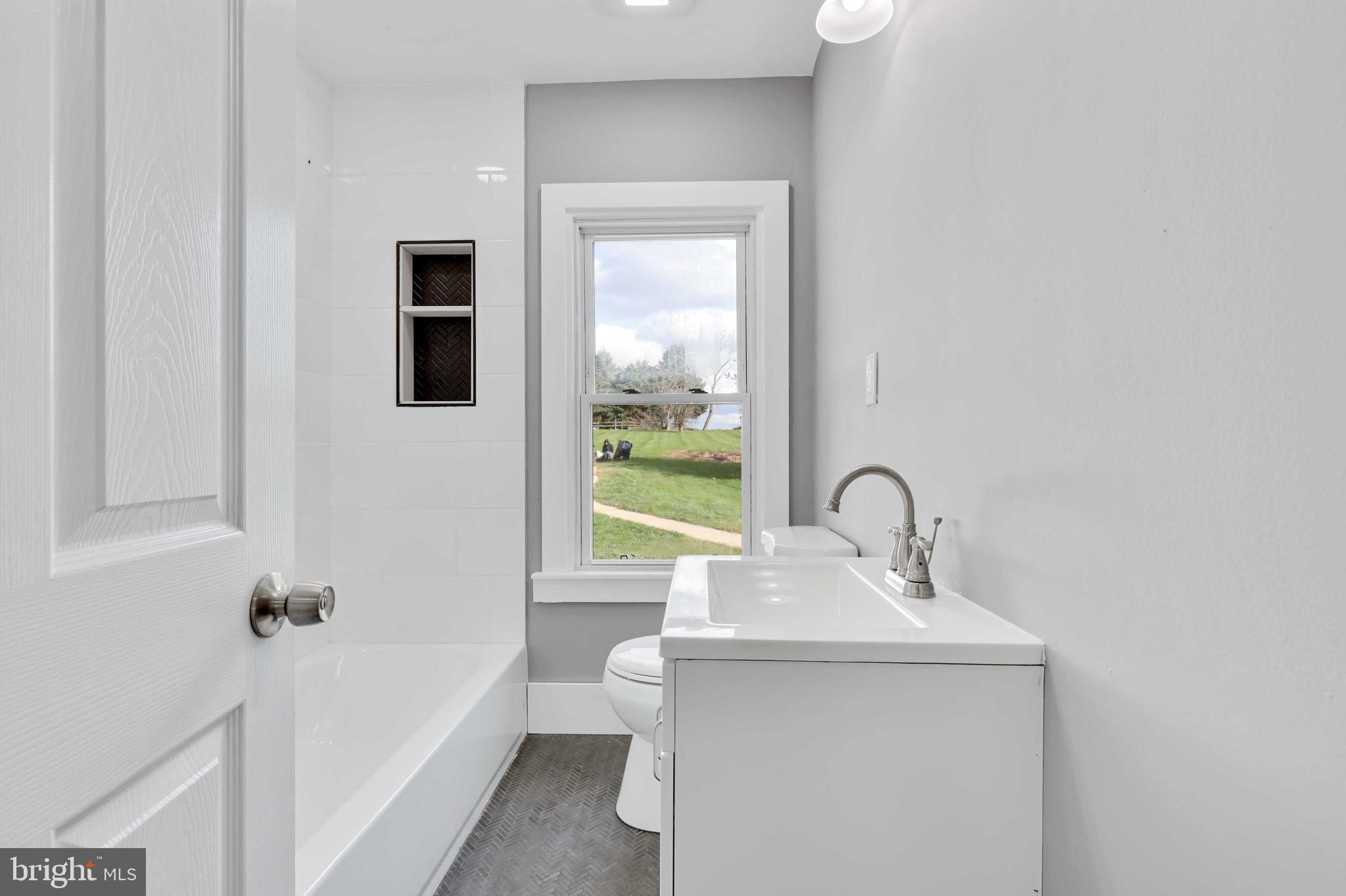 HAMPSTEAD - Residential