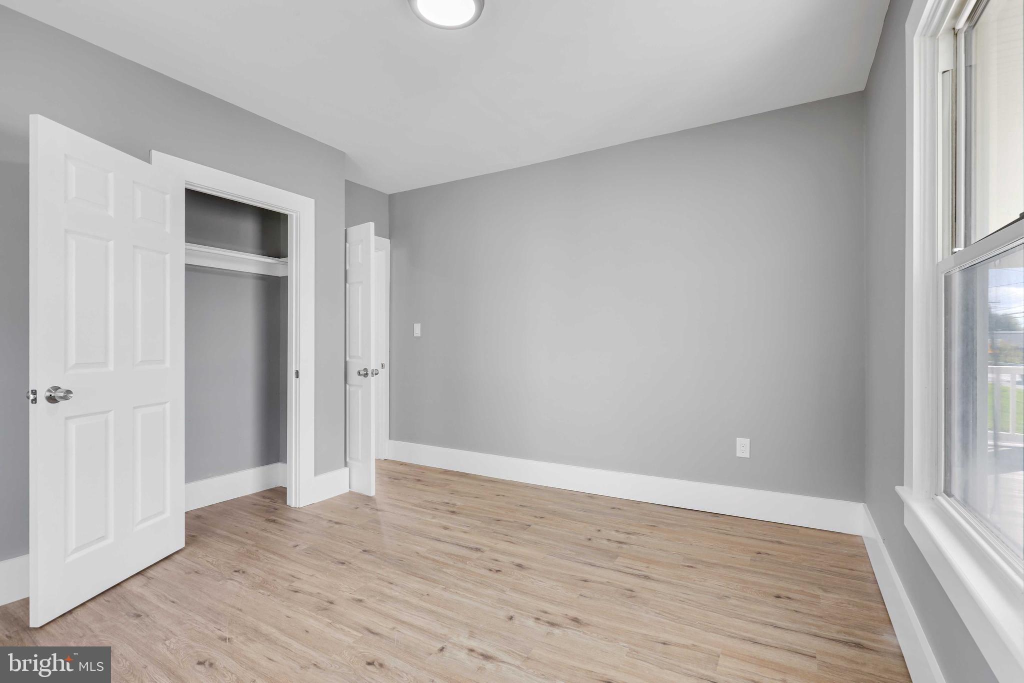 HAMPSTEAD - Residential