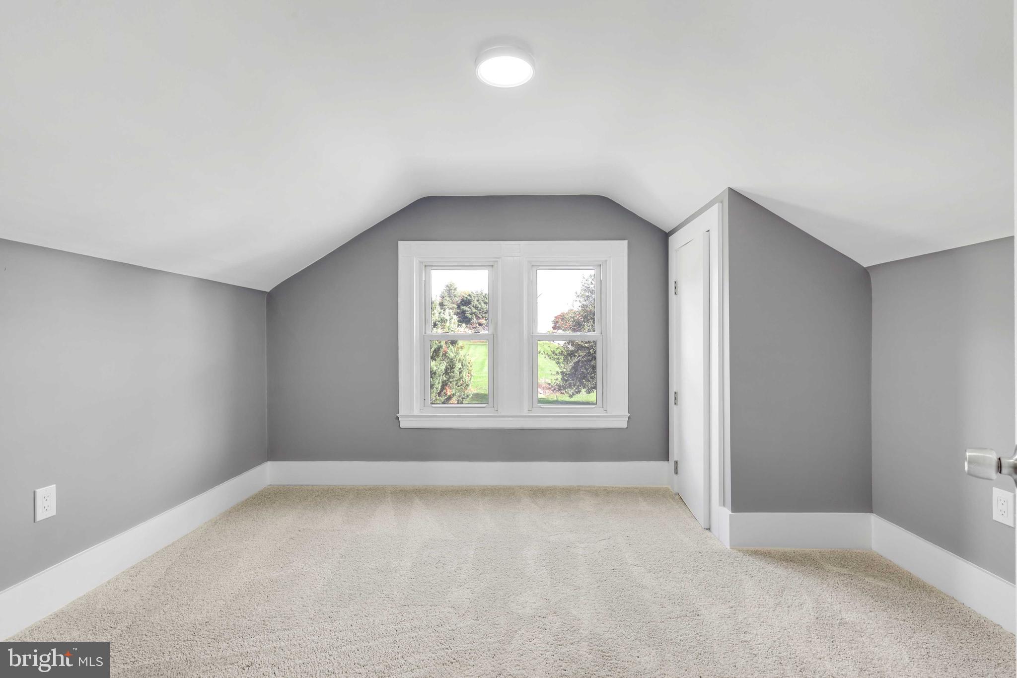 HAMPSTEAD - Residential