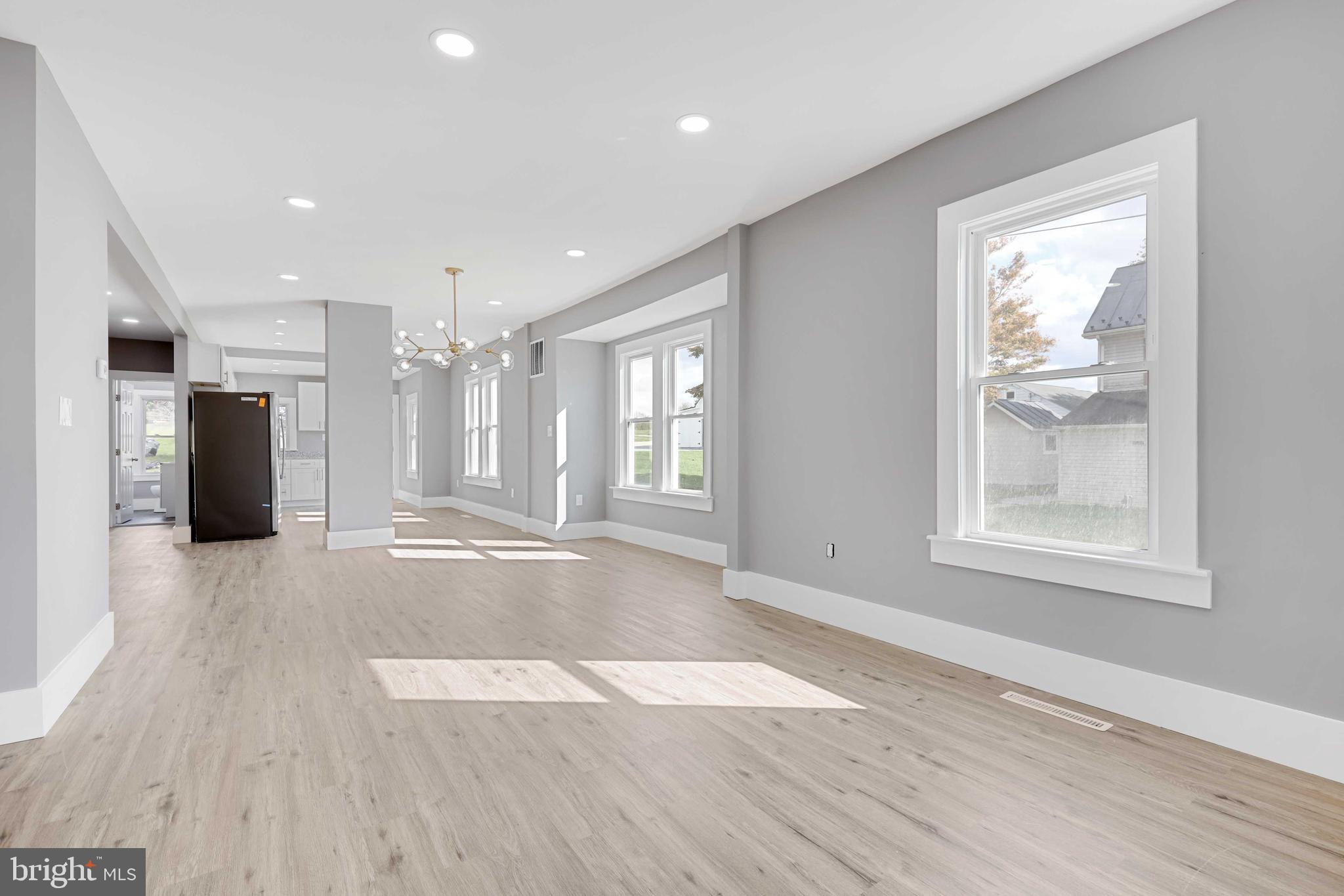 HAMPSTEAD - Residential