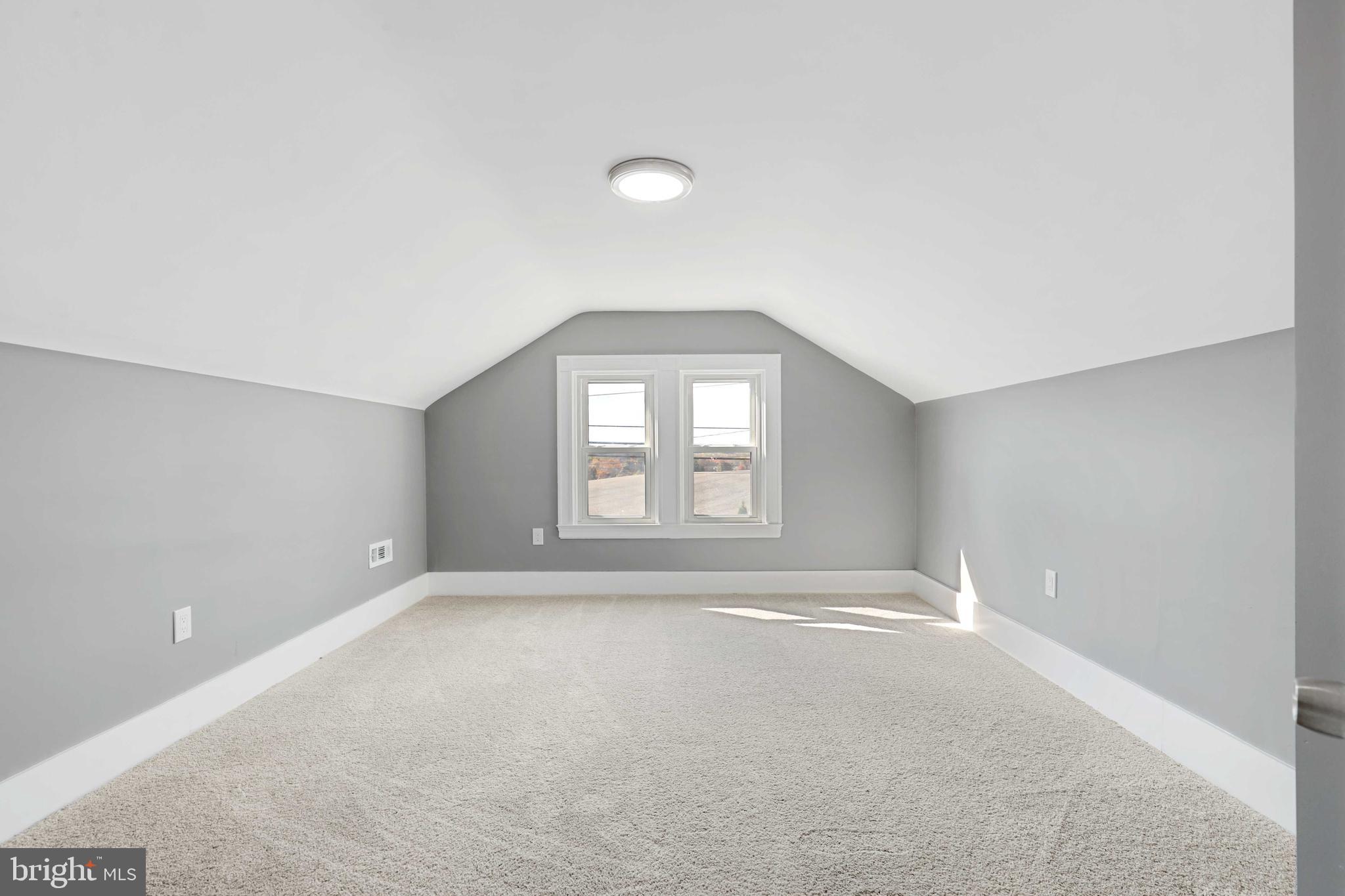 HAMPSTEAD - Residential