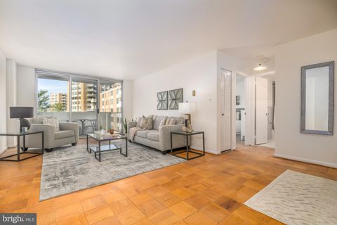 Photo of 2939 Van Ness Street NW #1031, WASHINGTON, DC 20008 (MLS # DCDC2227540) Photo of 2939 Van Ness Street NW #1031, WASHINGTON, DC 20008 (MLS # DCDC2227540)