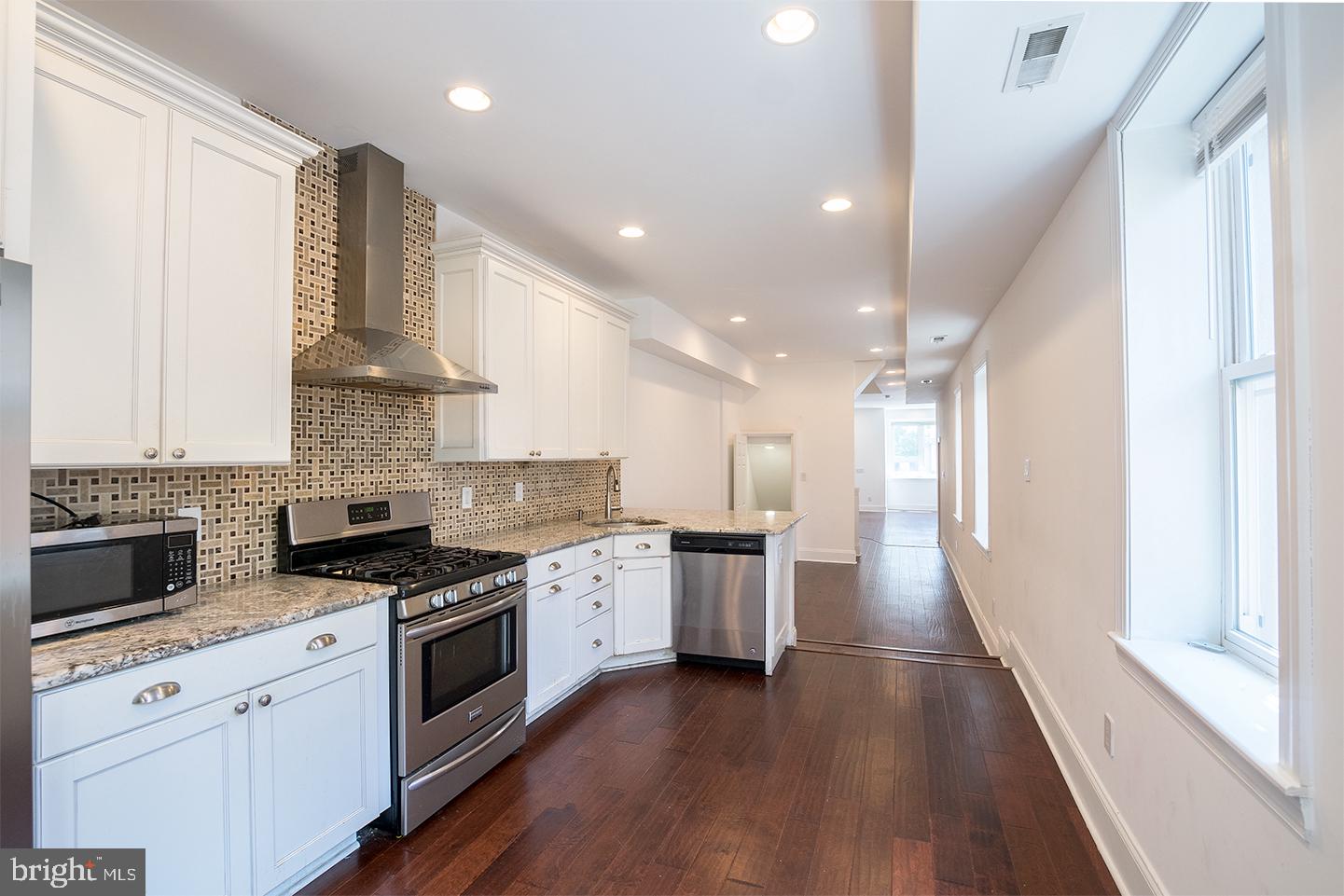 *Available 7/6!*
Amazing 4 + den, 4.5 bathroom property in Ludlow with tons of space and high-end features! Enjoy access to your own patio, deck, washer and dryer, and central air. Upon entering, you’ll notice the spacious living room with soaring high ceilings that leads to the gourmet kitchen, complete with stainless steel appliances, a professional-grade range hood, and granite countertops. Upstairs, the bedrooms are generously sized with ample closet space and most featuring their own en-suite bathrooms with luxury fixtures. There also is a finished basement with a bathroom offering more flexible living space. Don’t miss this sprawling property that is just a short distance to popular neighborhoods including Fishtown, Northern Liberties and Olde Kensington!
Lease Terms: Generally, 1st month, and 1 month security deposit due at, or prior to, lease signing. Other terms may be required by Landlord such as last month’s rent upfront. $65 application fee per applicant. Tenants are responsible for: electricity, gas (if applicable), cable/internet and $10/mo technology fee. Water is a flat monthly fee of $105. Additional fees or requirements may be applicable for units with Homeowners or Condo Associations. Landlord Requirements: Applicants to make 3x the monthly rent in verifiable gross income, credit history to be considered, no evictions within the past 5 years, and must have a verifiable rental history with on-time rental payments. Exceptions to this criteria may exist under the law and will be considered. Cosigners will be considered.
*Pets permitted – $500 non-refundable deposit required per pet.
*$600 professional cleaning fee required.