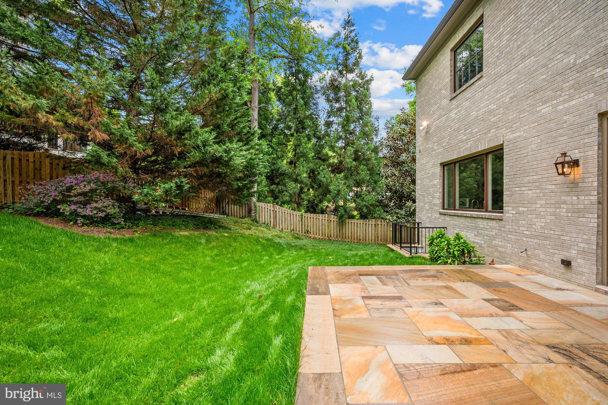 BROYHILL FOREST - Residential