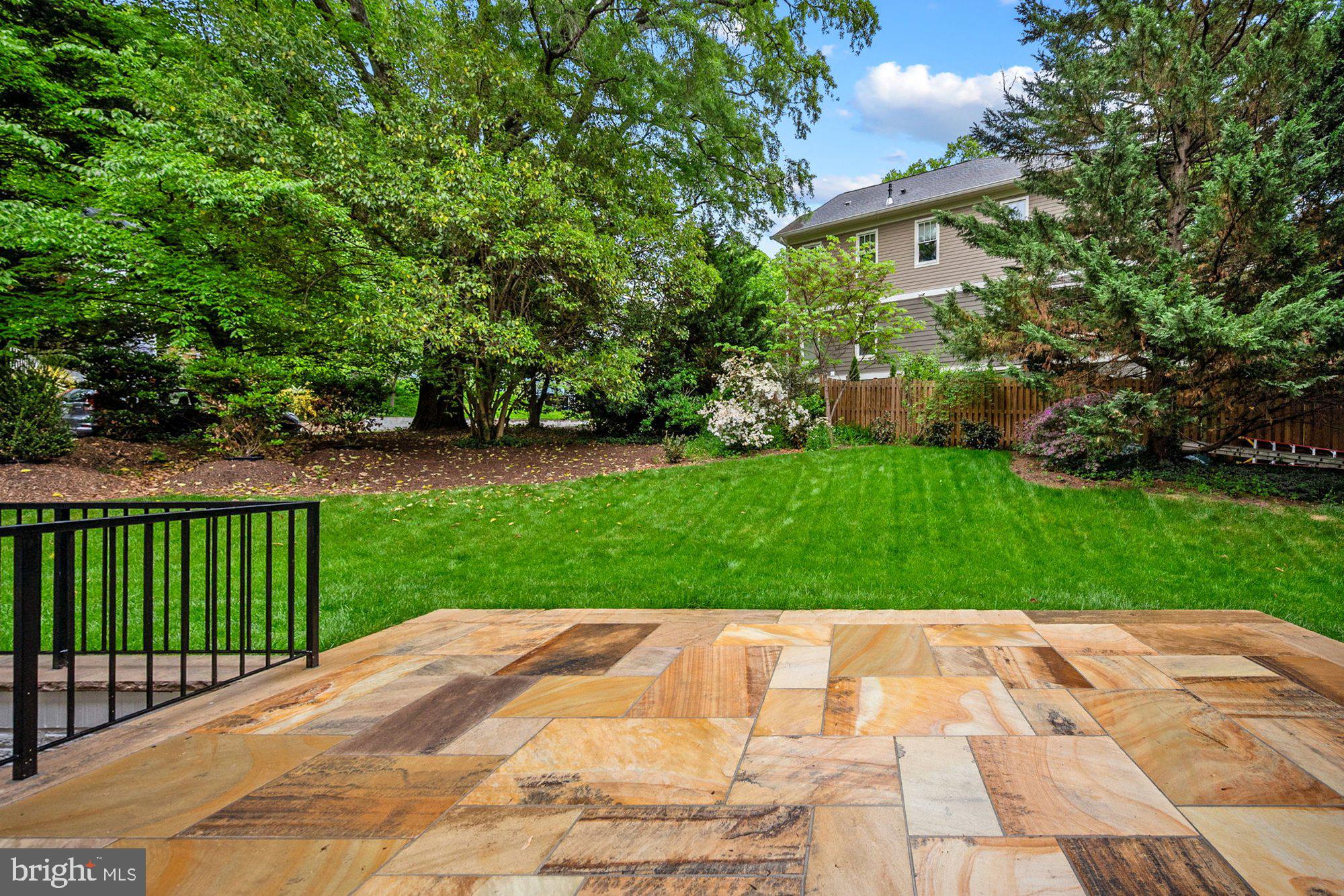 BROYHILL FOREST - Residential