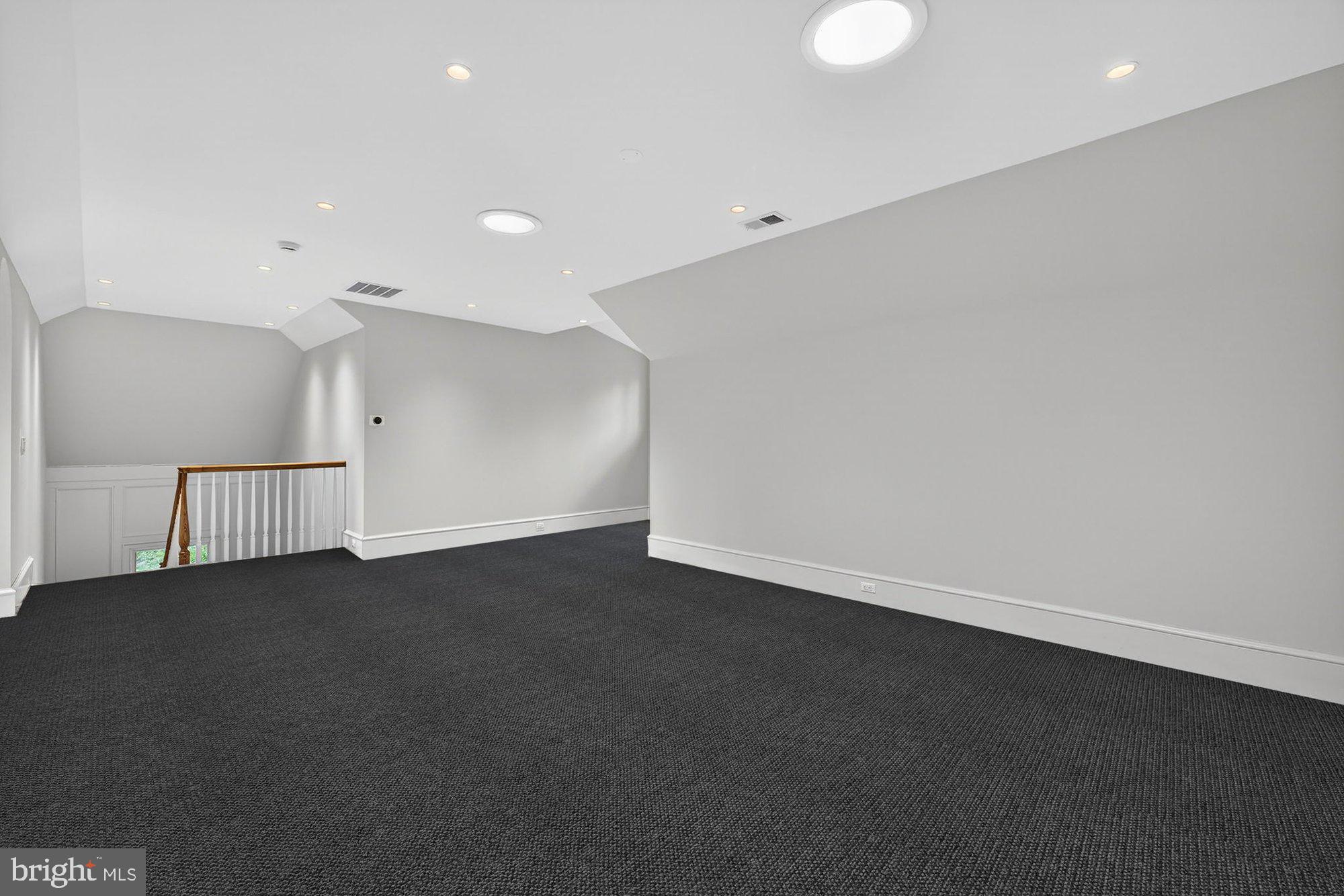 BROYHILL FOREST - Residential