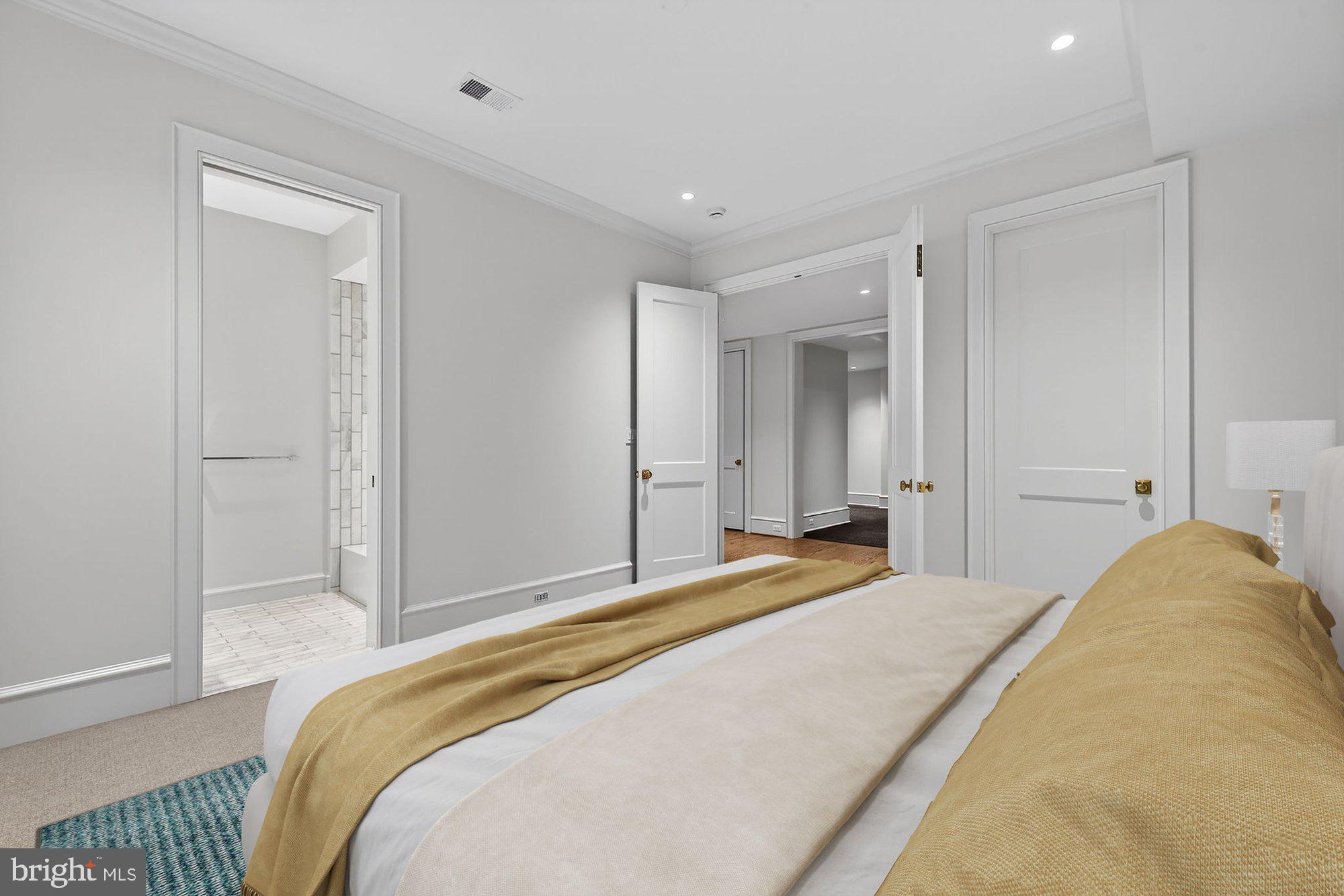 BROYHILL FOREST - Residential
