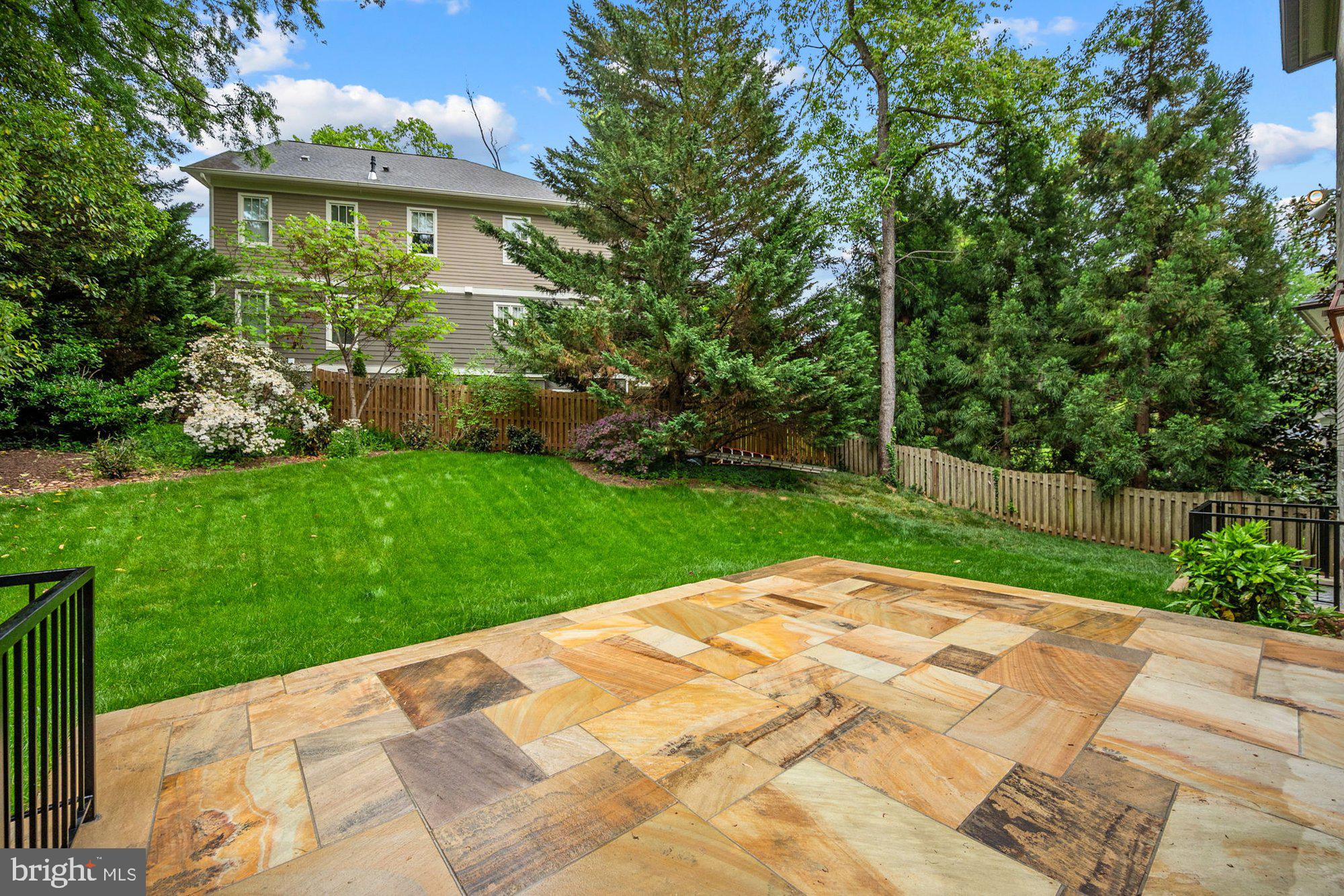 BROYHILL FOREST - Residential