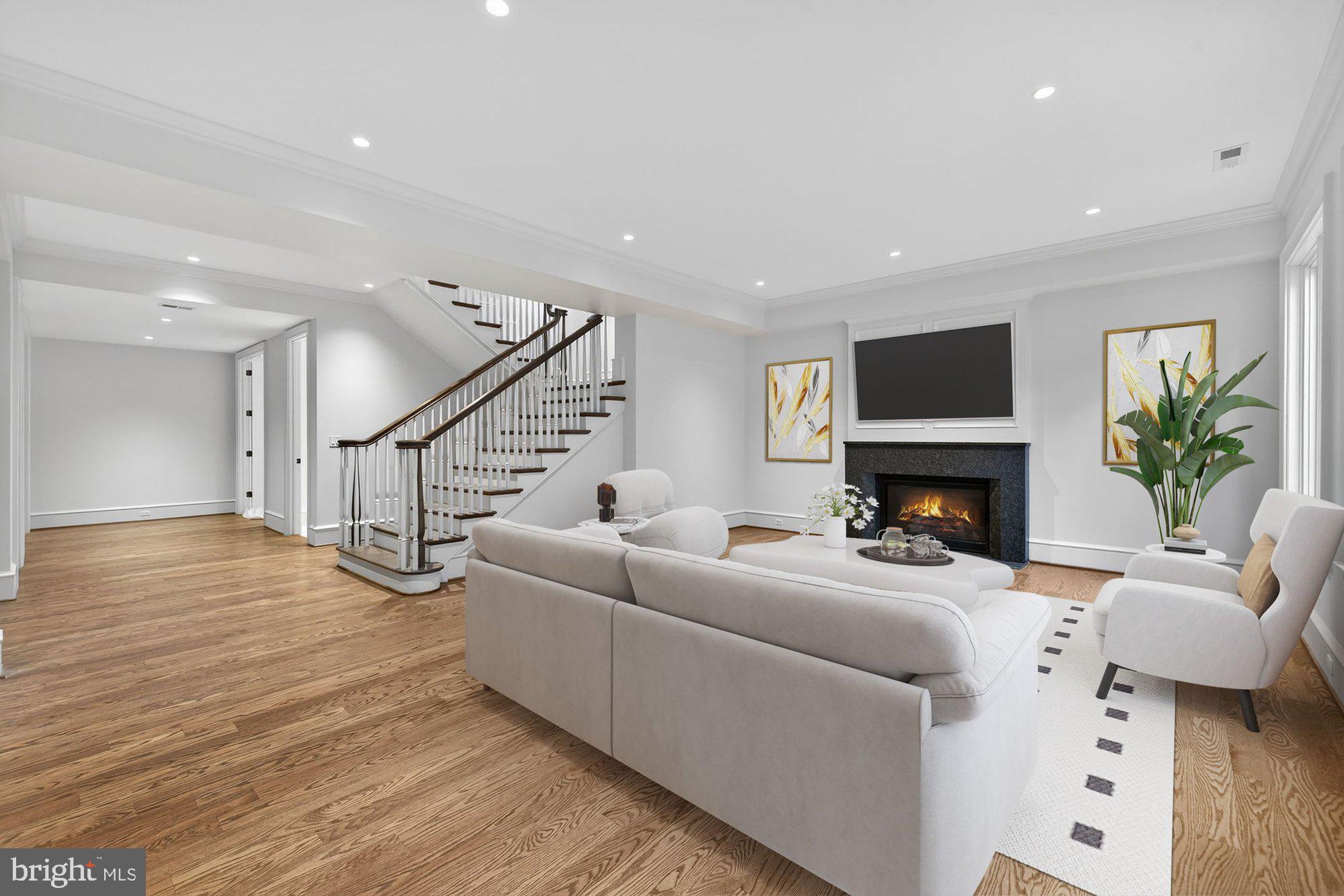 BROYHILL FOREST - Residential