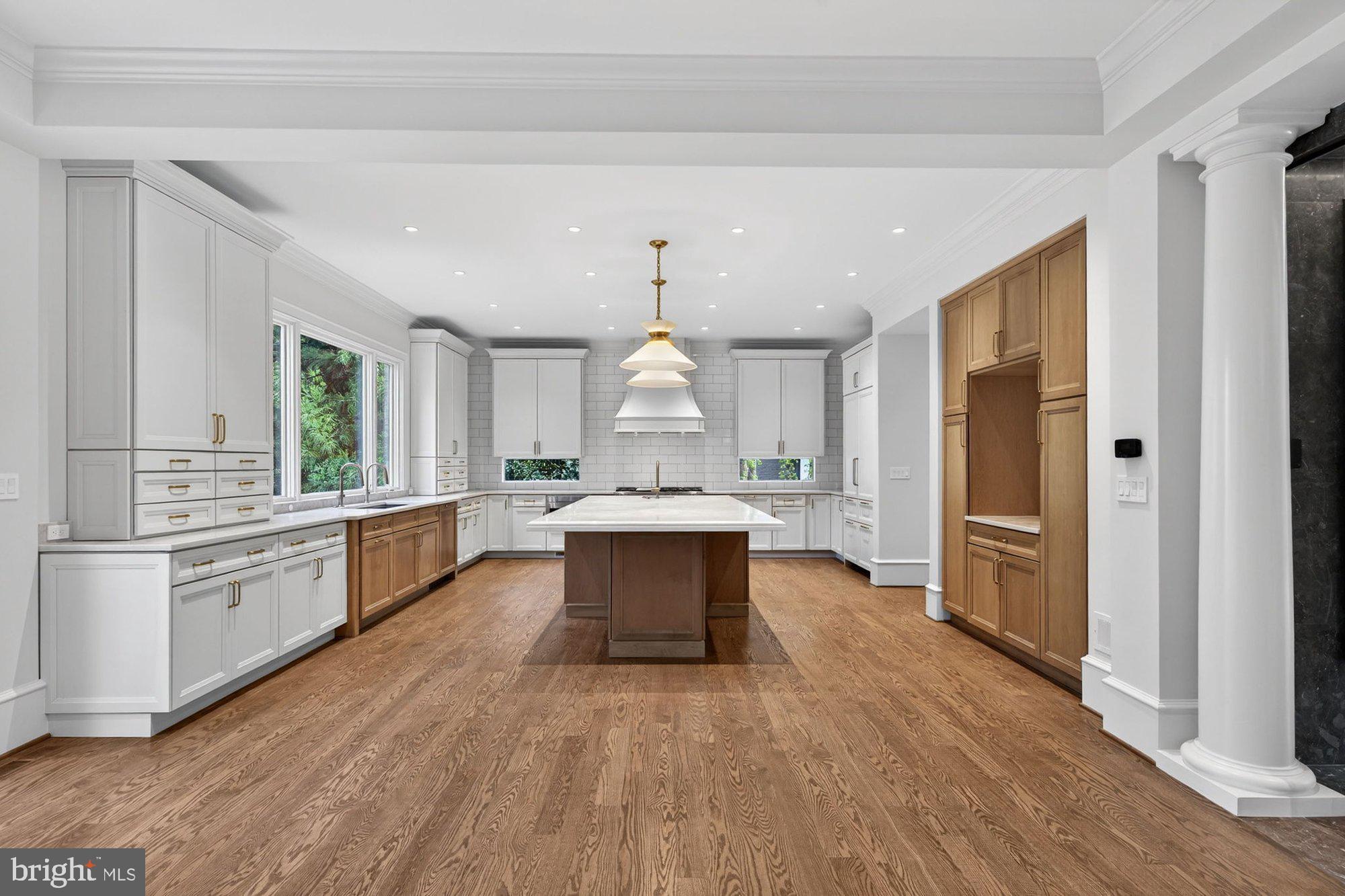 BROYHILL FOREST - Residential