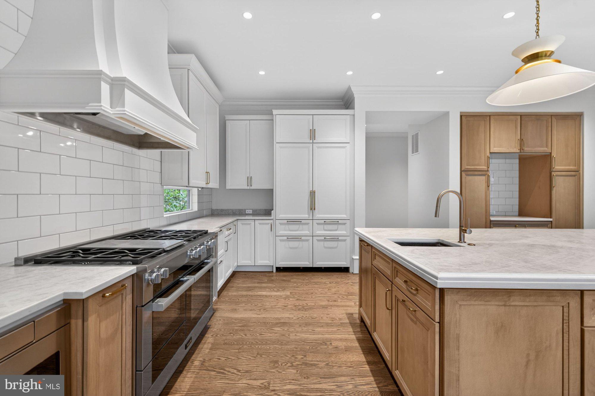 BROYHILL FOREST - Residential
