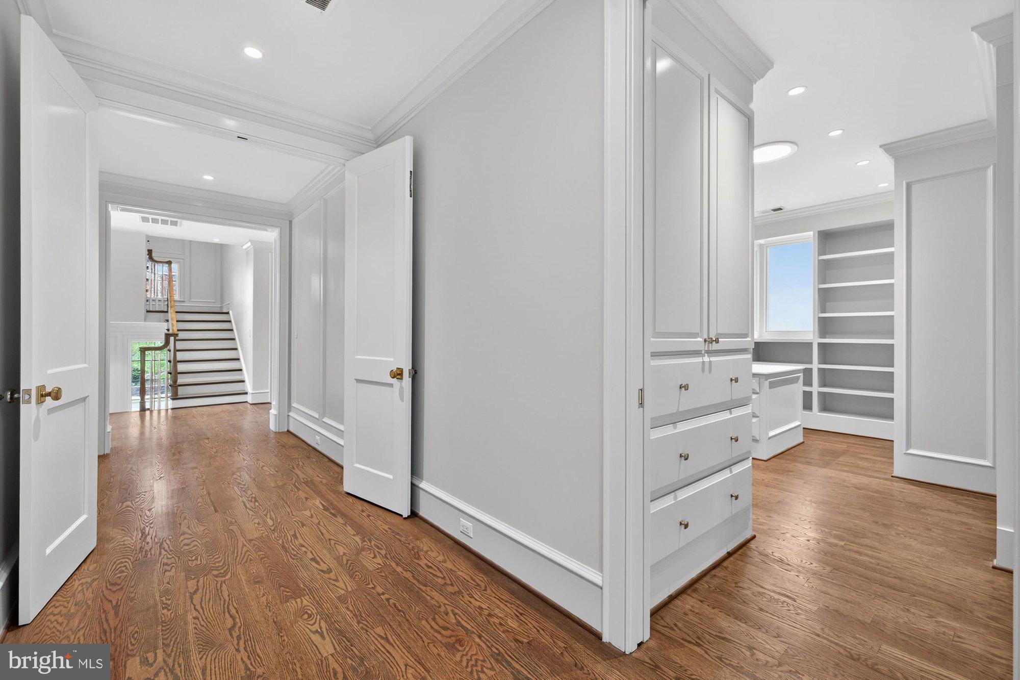 BROYHILL FOREST - Residential